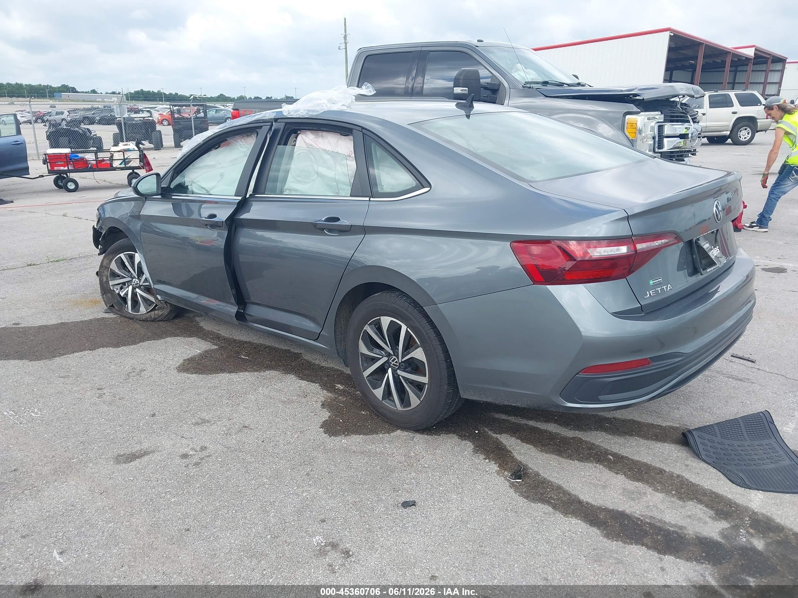 VOLKSWAGEN JETTA image 3