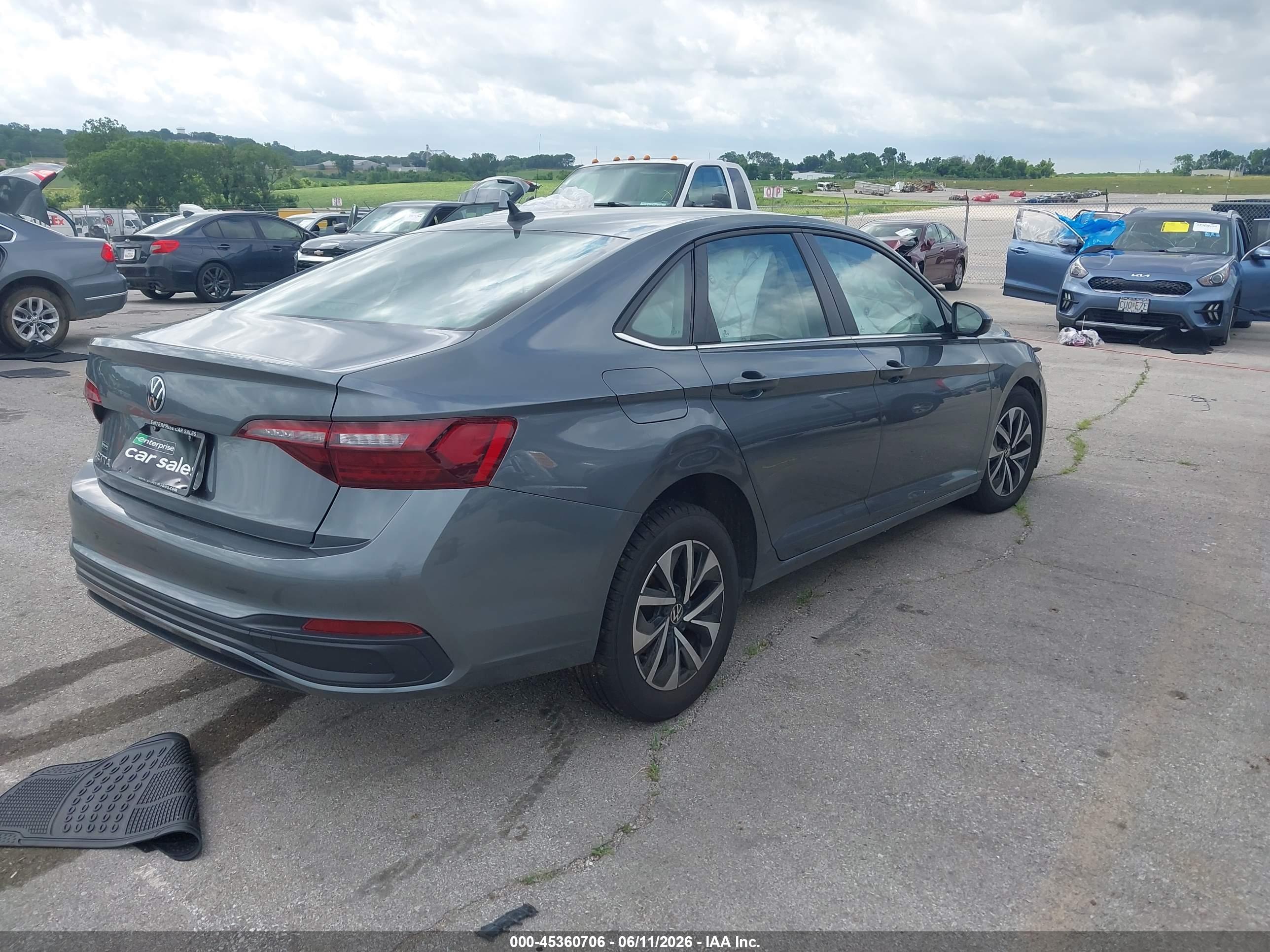 VOLKSWAGEN JETTA image 4