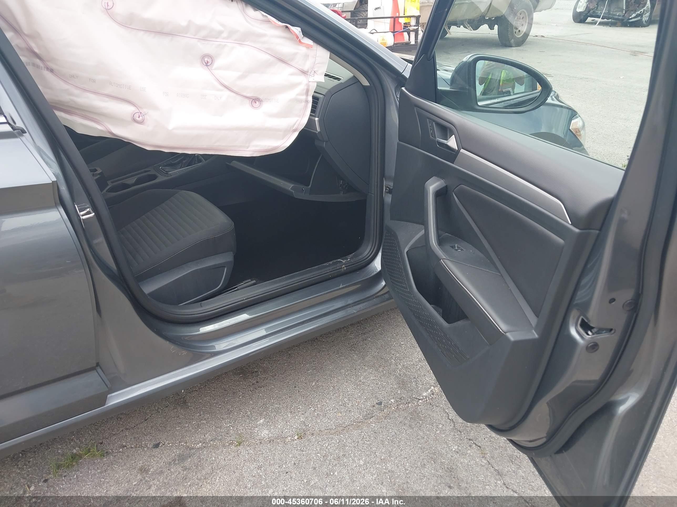 VOLKSWAGEN JETTA image 5