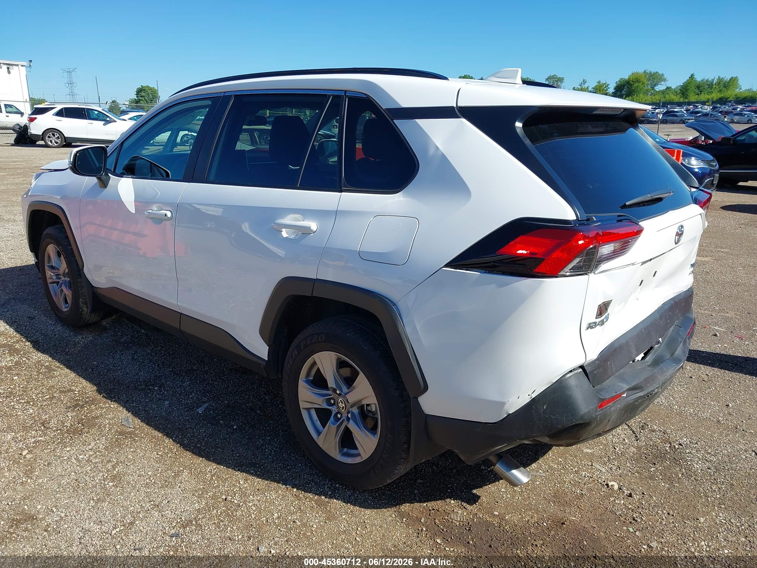 TOYOTA RAV4 image 3