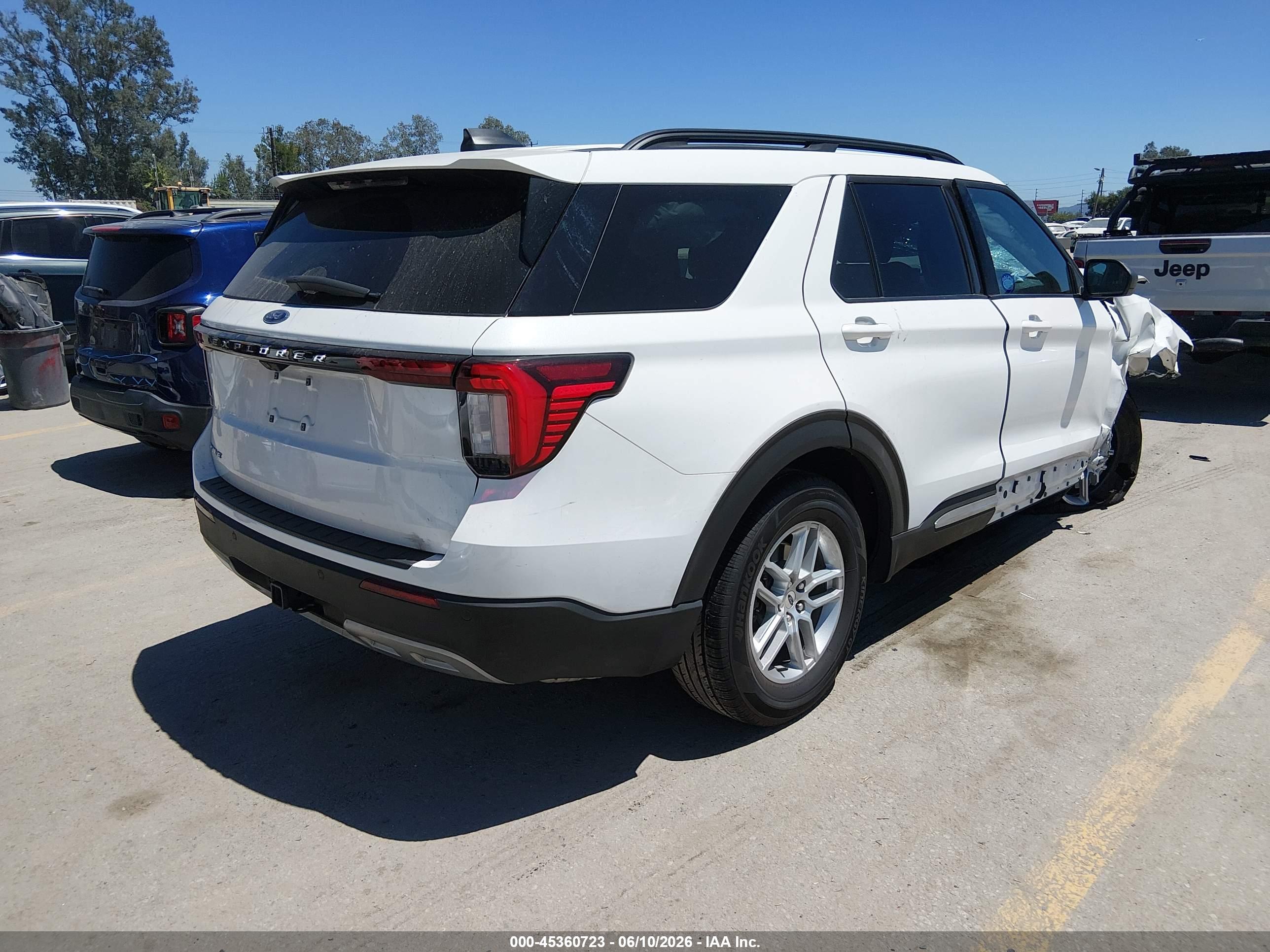 FORD EXPLORER image 4