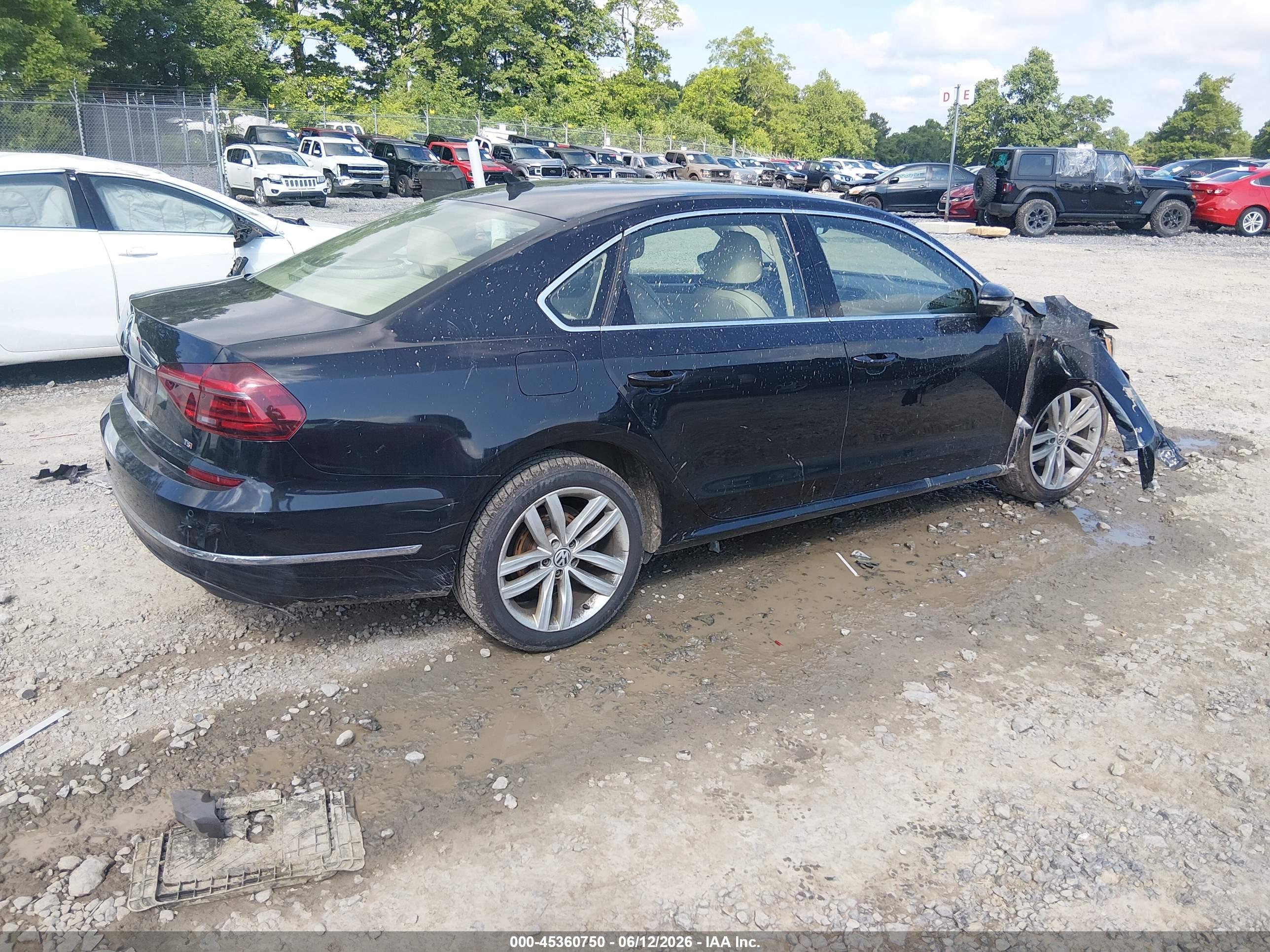 VOLKSWAGEN PASSAT image 4