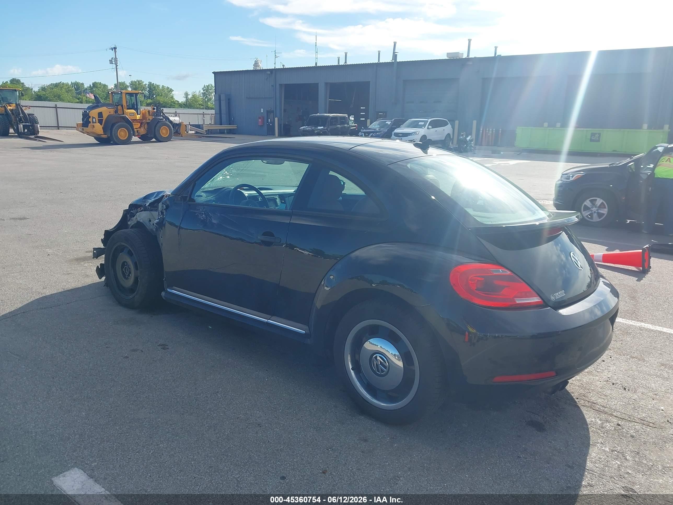 VOLKSWAGEN BEETLE image 3