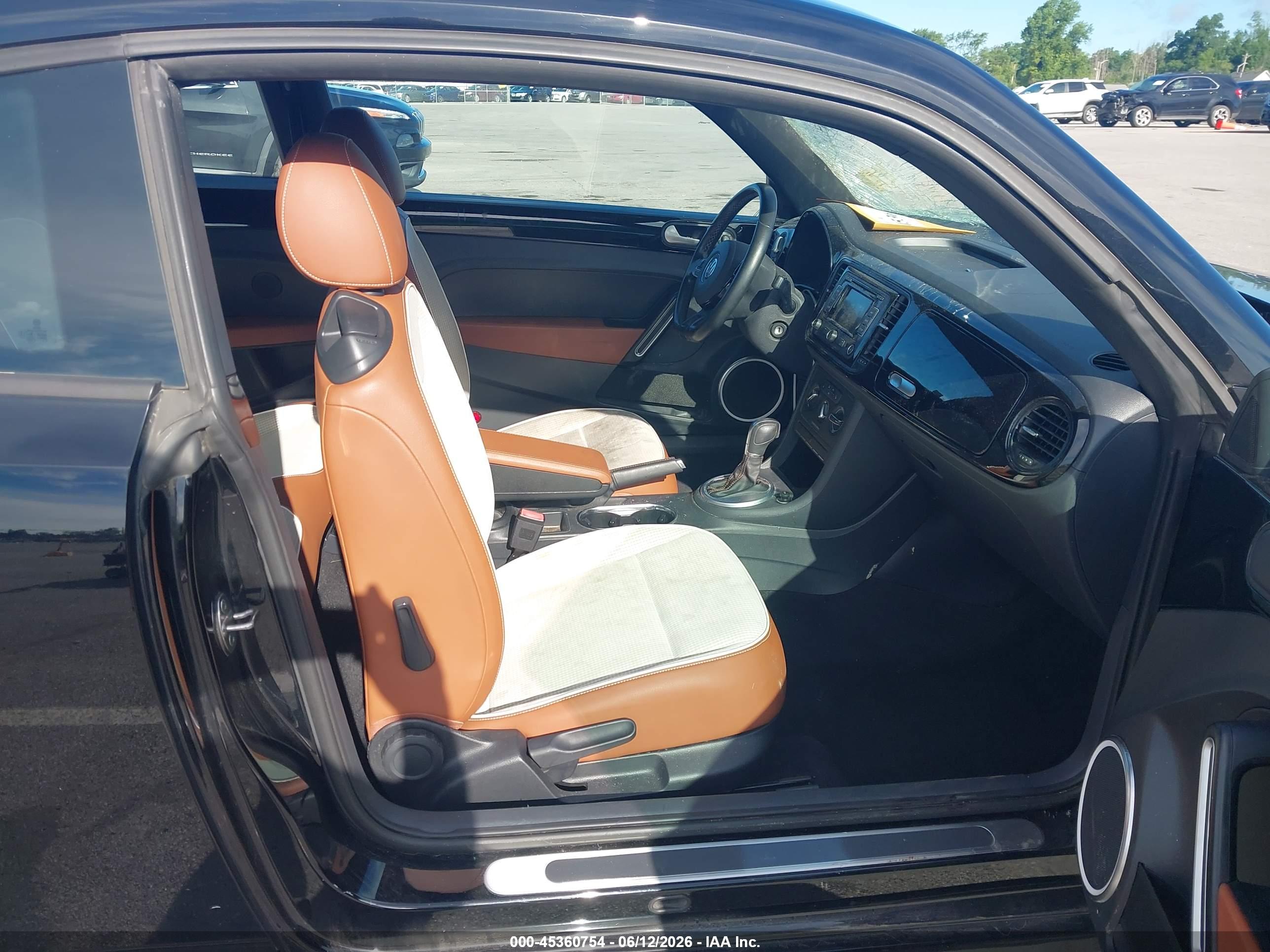 VOLKSWAGEN BEETLE image 5