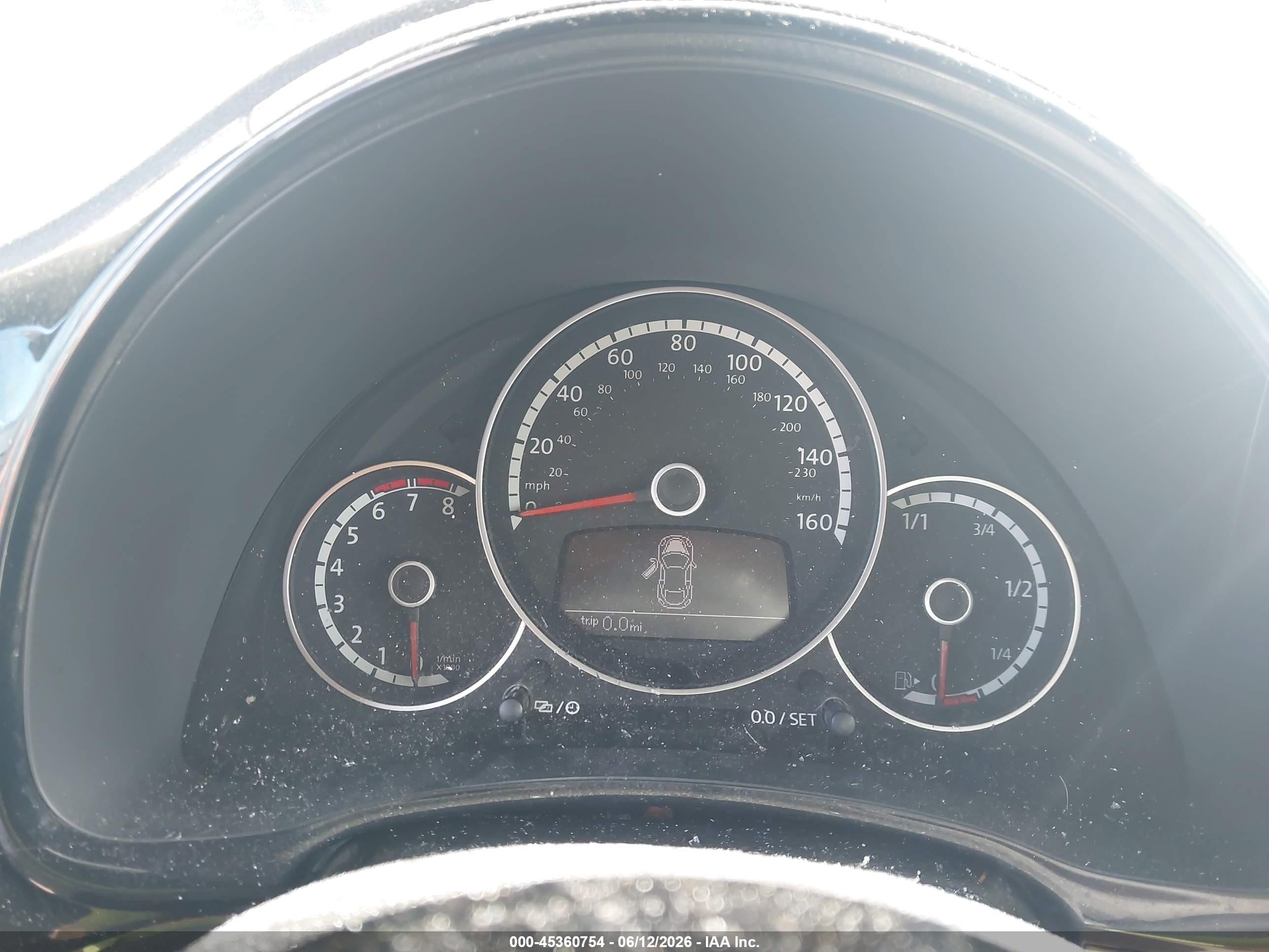 VOLKSWAGEN BEETLE image 7