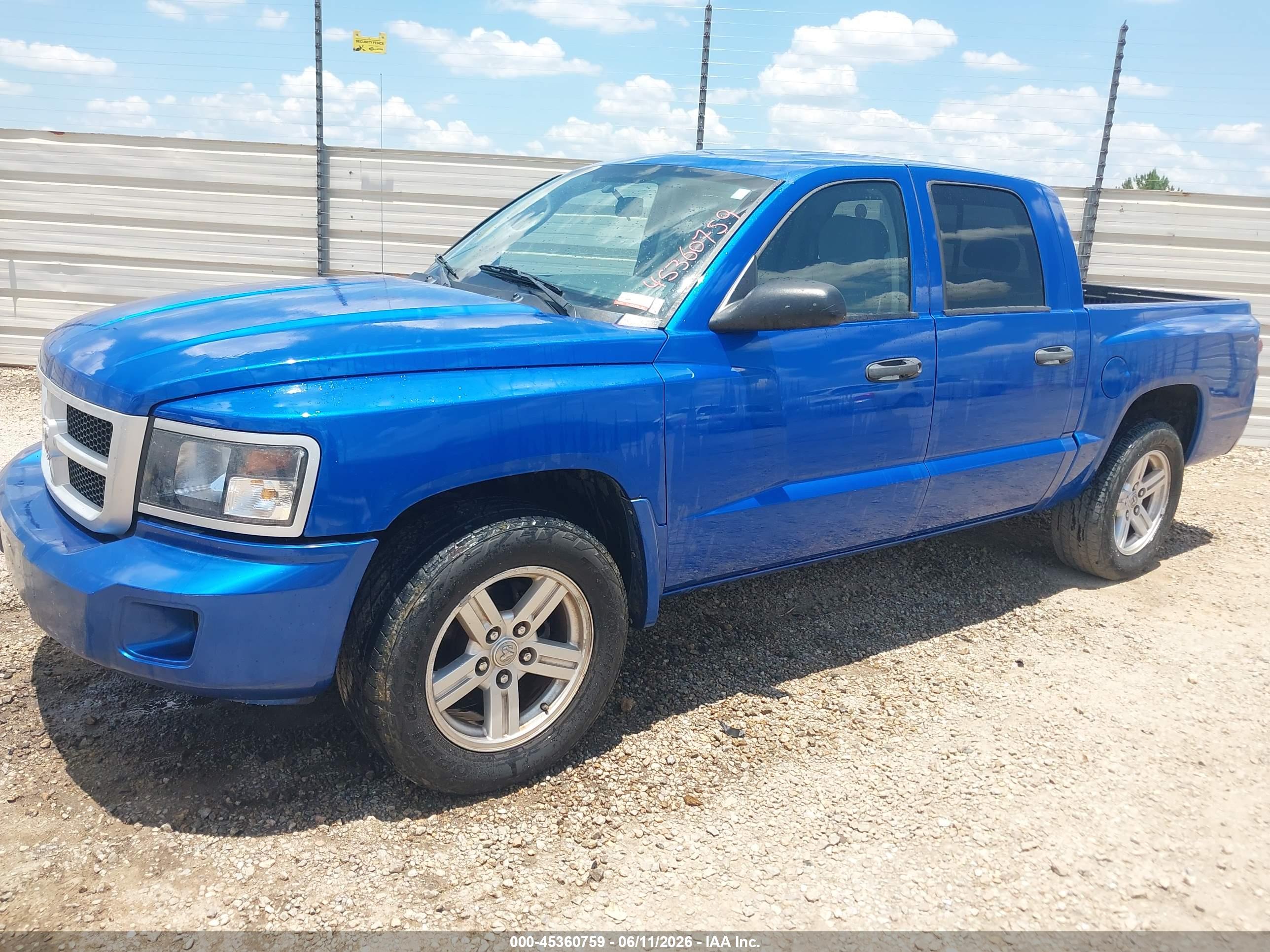 DODGE DAKOTA image 2