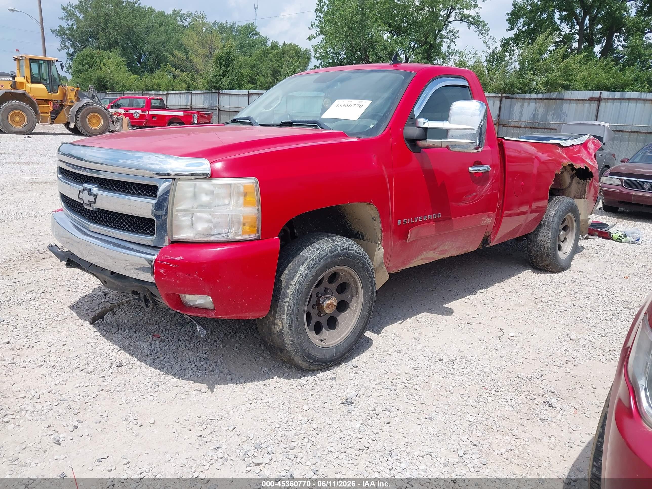 CHEVROLET SILVERADO image 2
