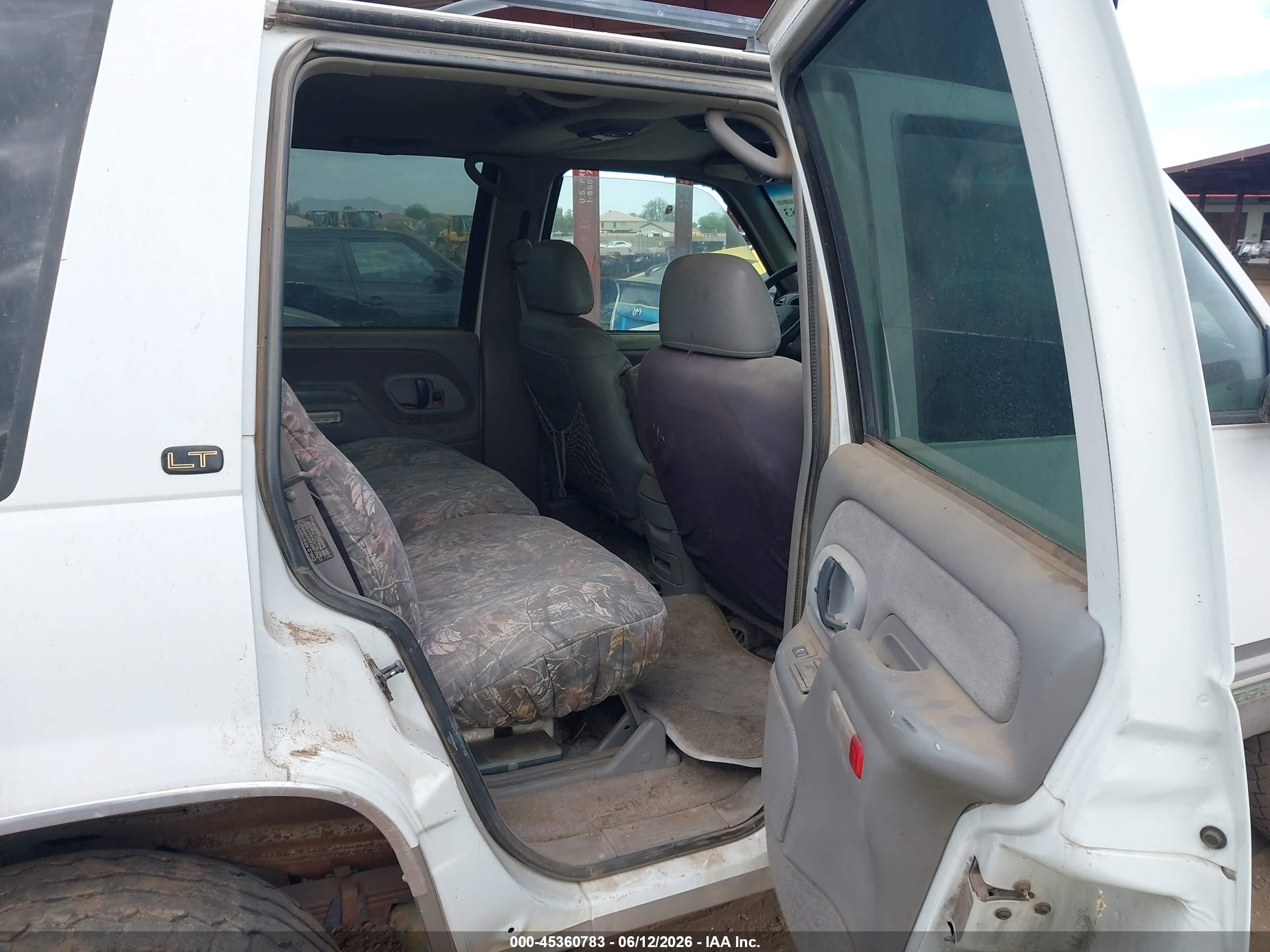 CHEVROLET TAHOE image 8