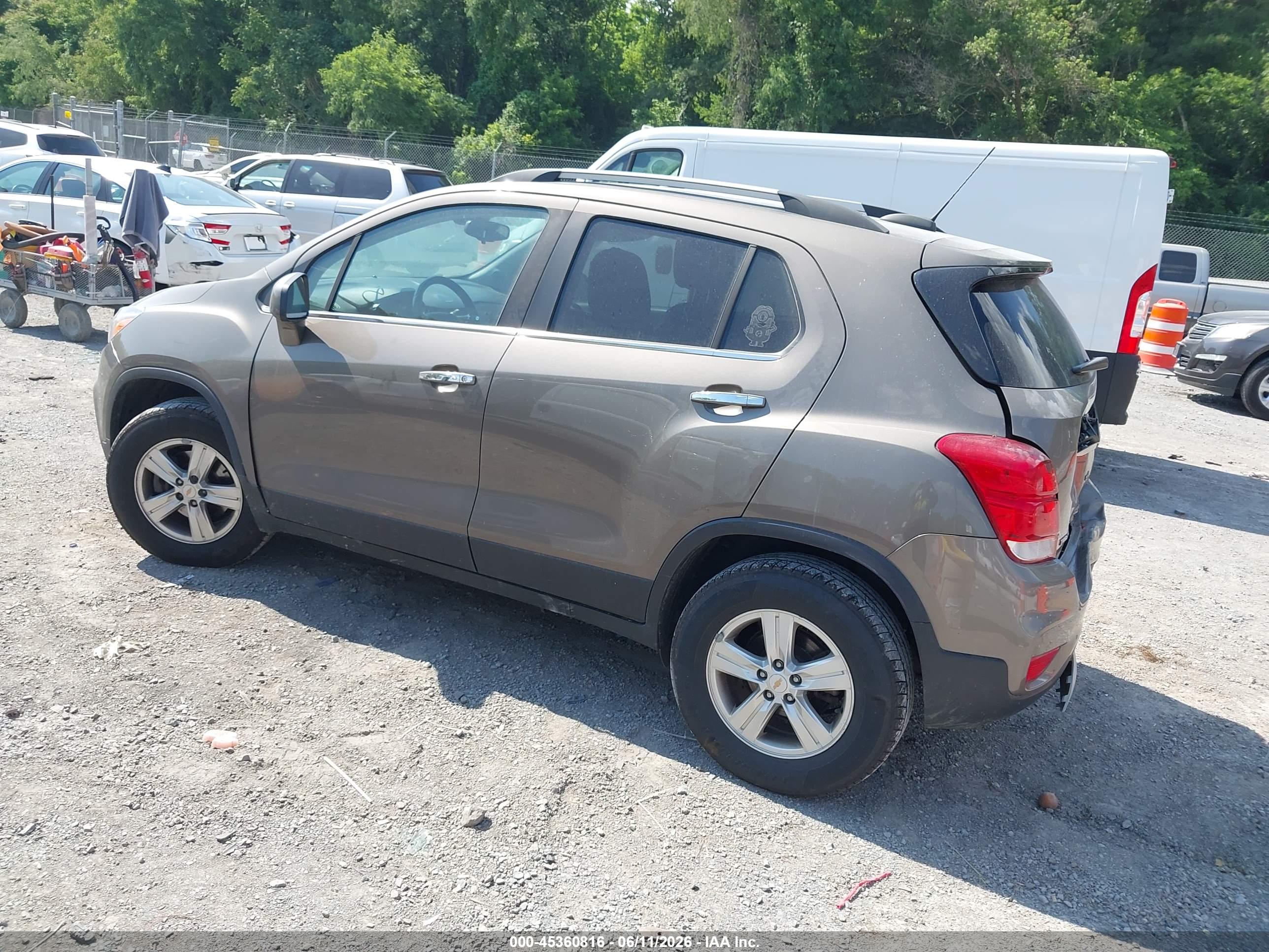 CHEVROLET TRAX image 3