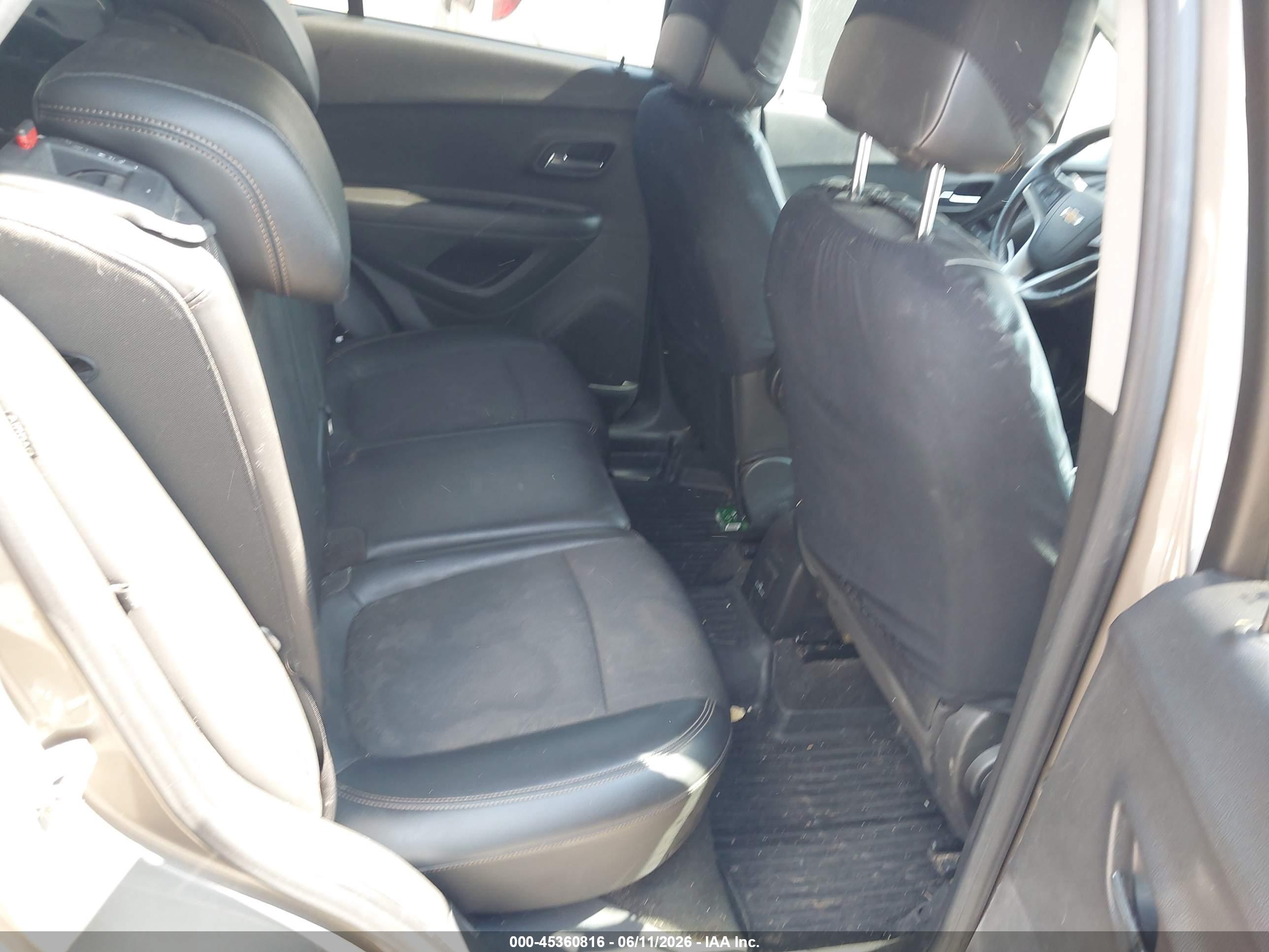 CHEVROLET TRAX image 8