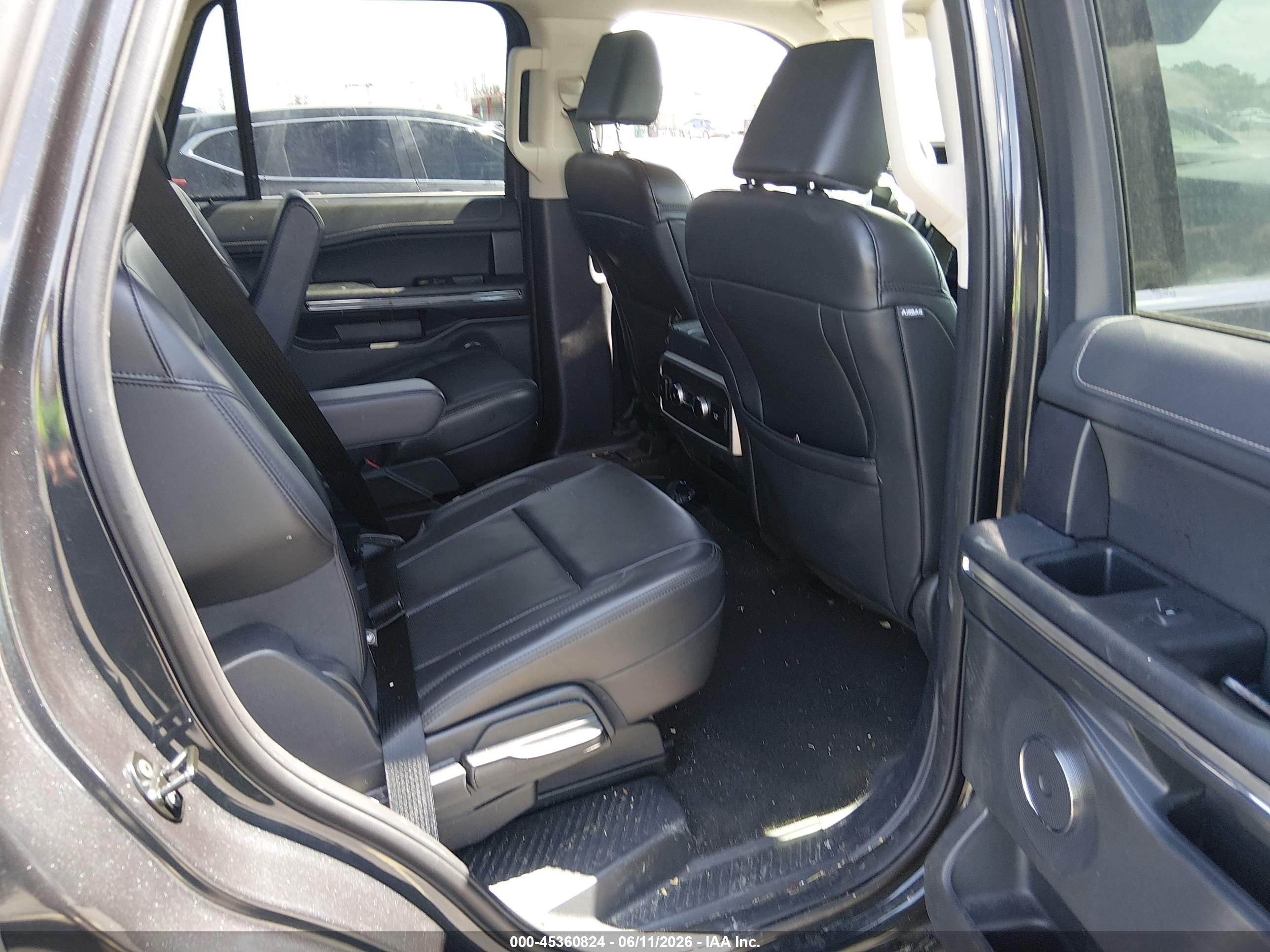FORD EXPEDITION image 8