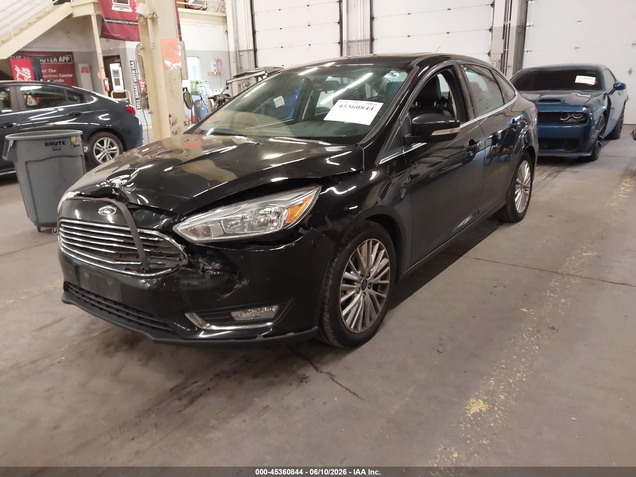 FORD FOCUS image 2