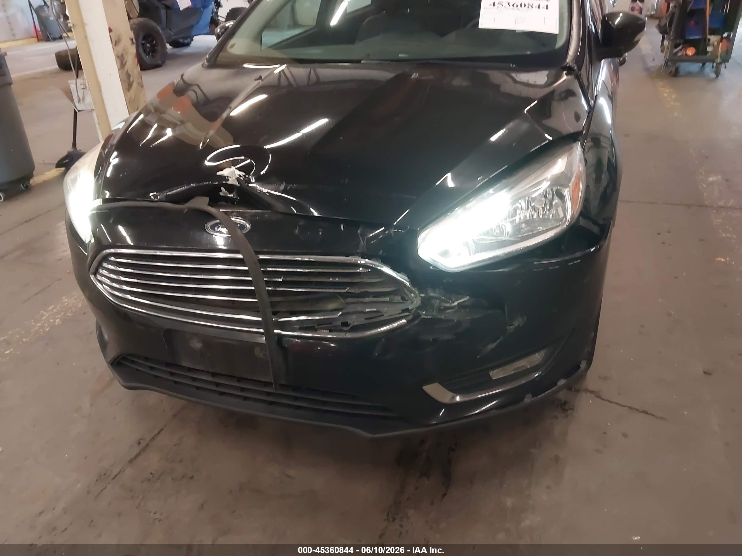 FORD FOCUS image 6