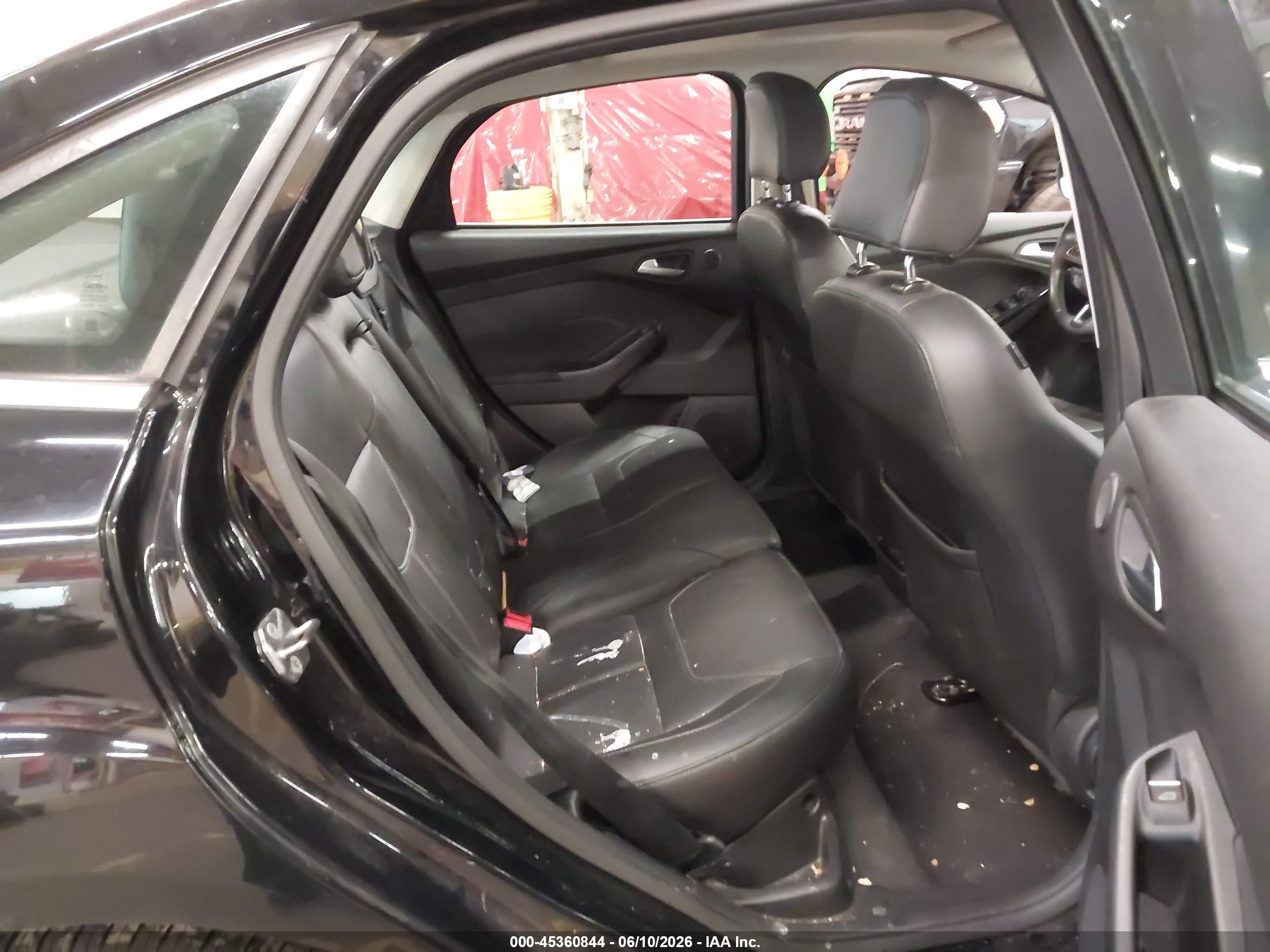 FORD FOCUS image 8
