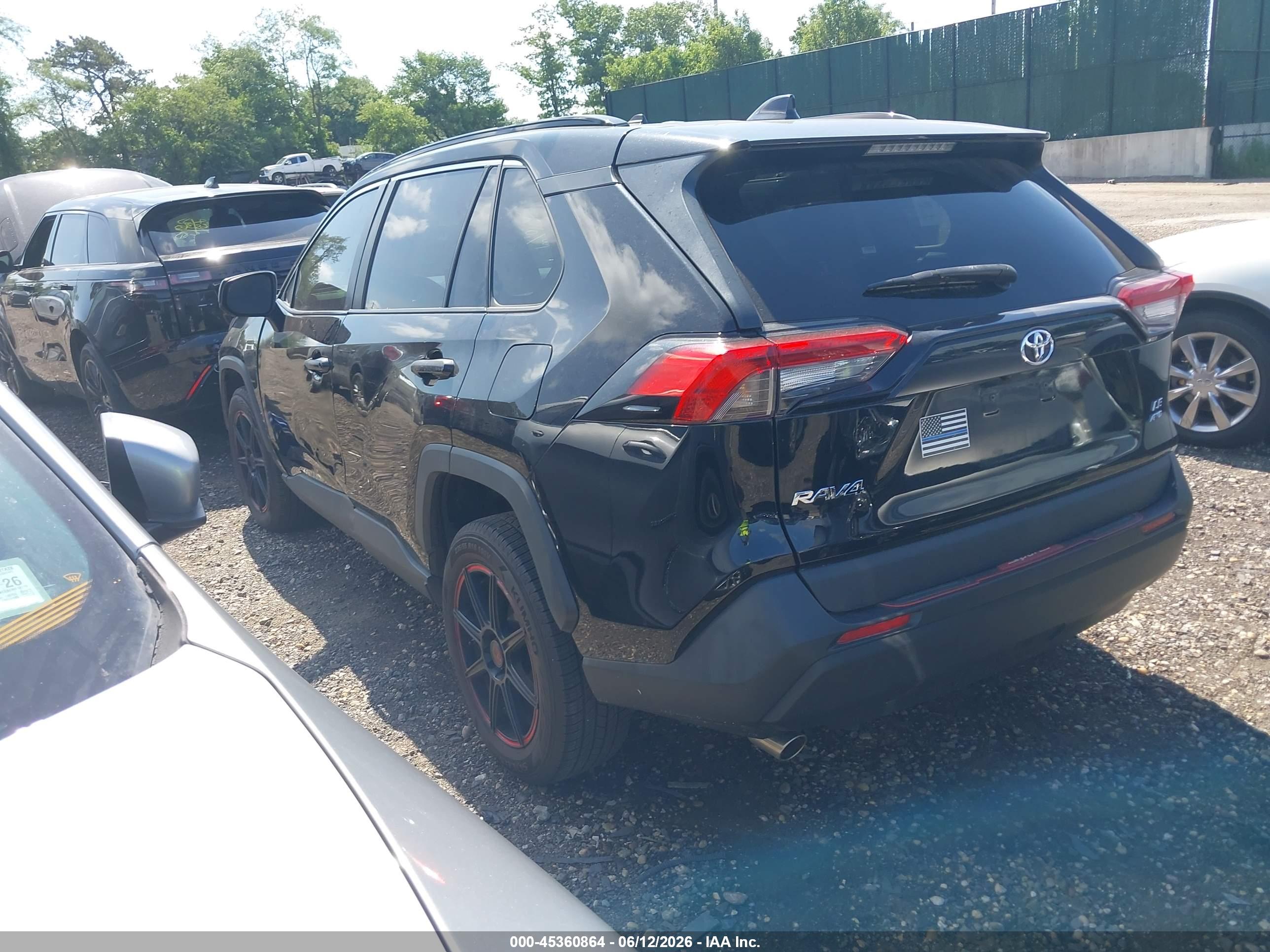 TOYOTA RAV4 image 3