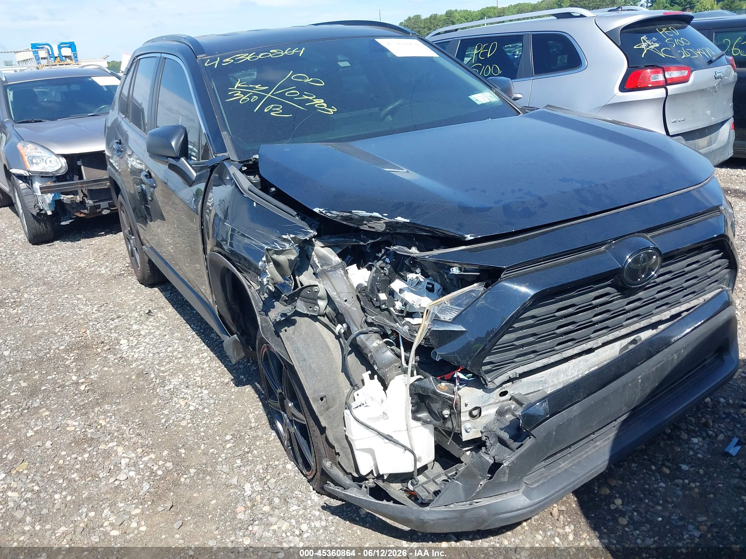 TOYOTA RAV4 image 6