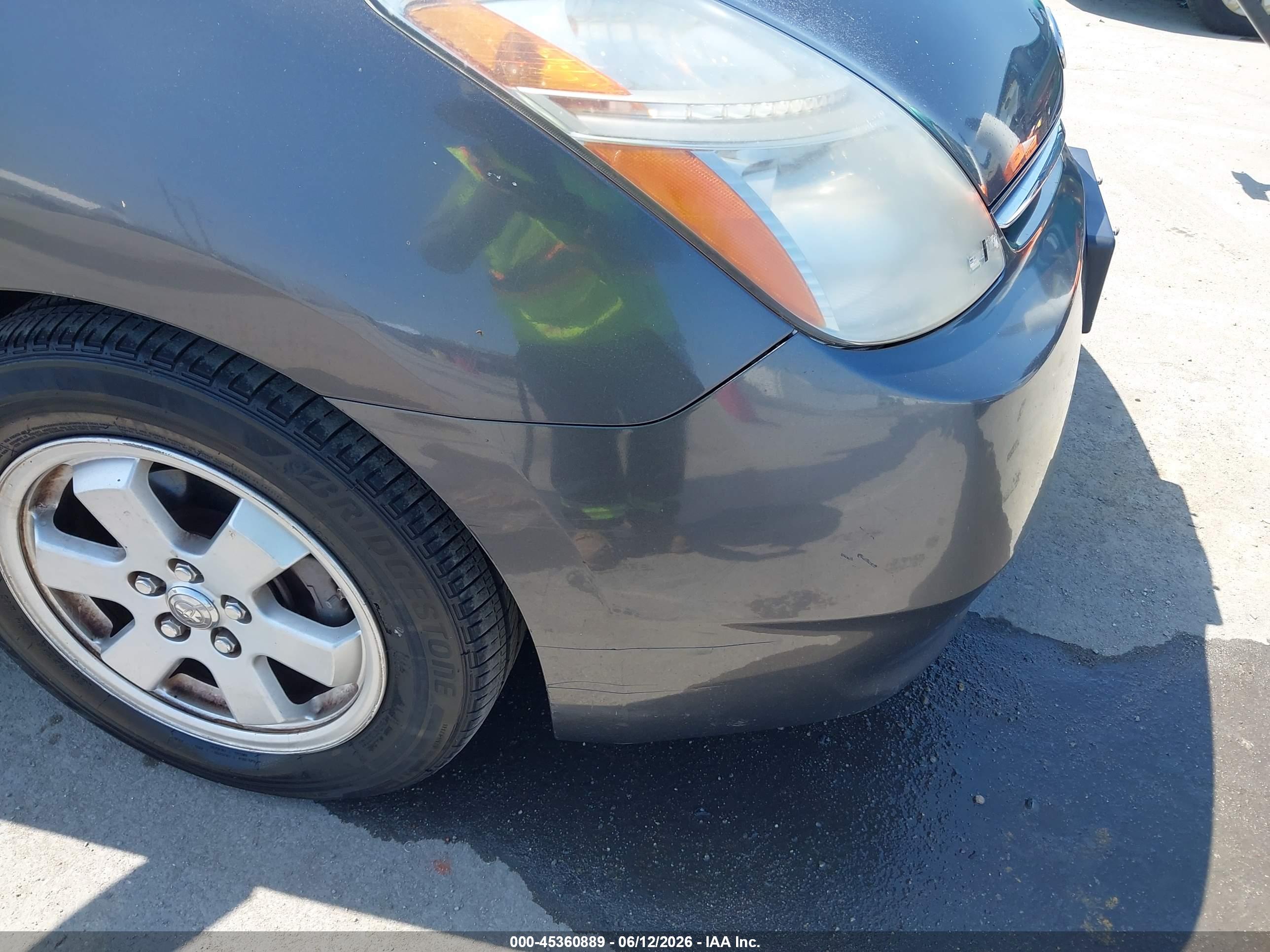TOYOTA PRIUS image 6