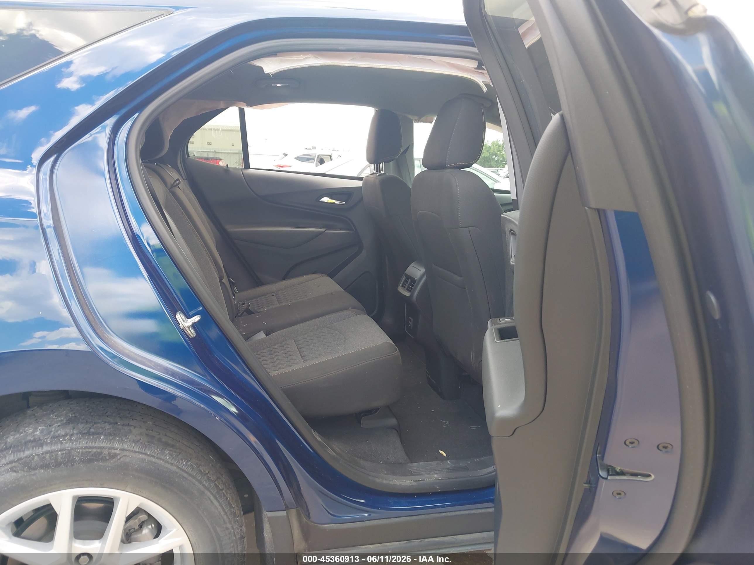 CHEVROLET EQUINOX image 8