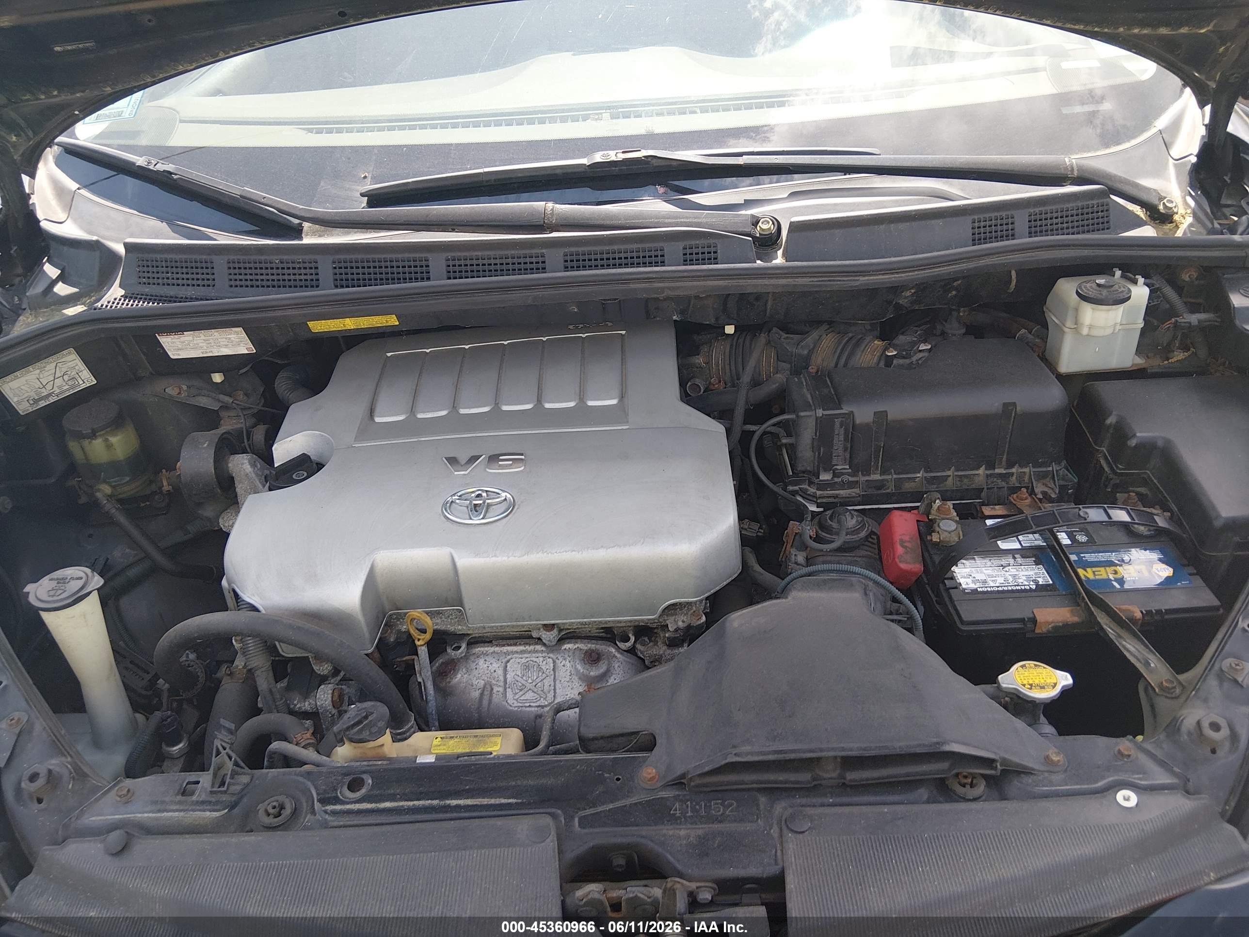 TOYOTA SIENNA image 10