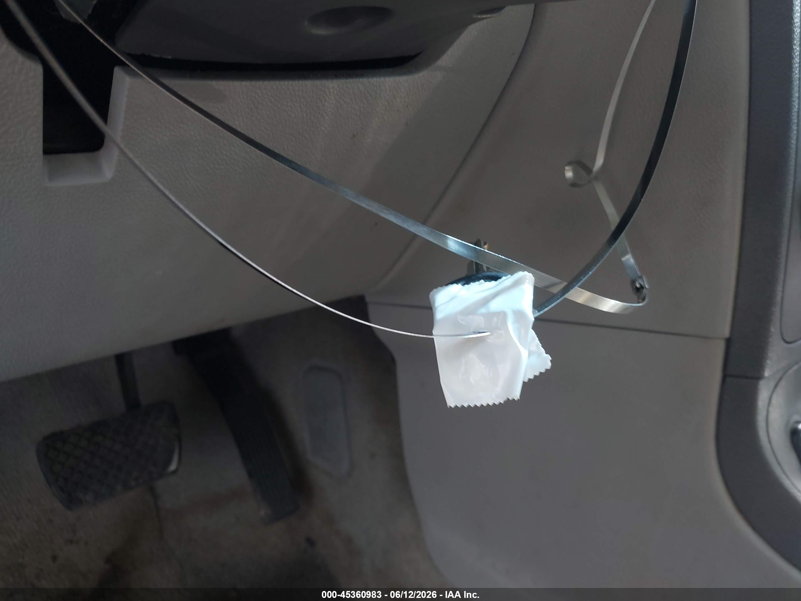 CHEVROLET HHR image 11