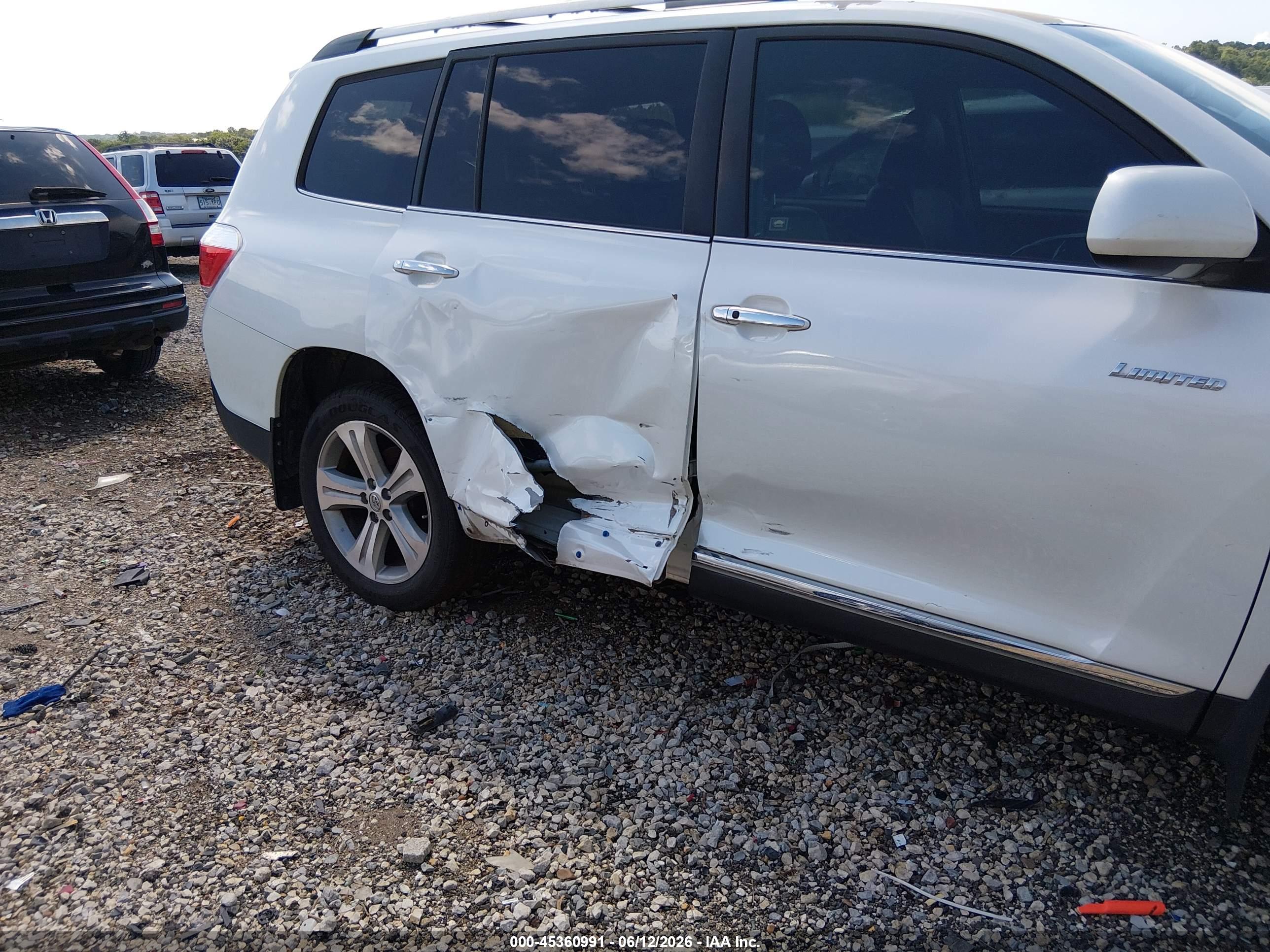 TOYOTA HIGHLANDER image 6