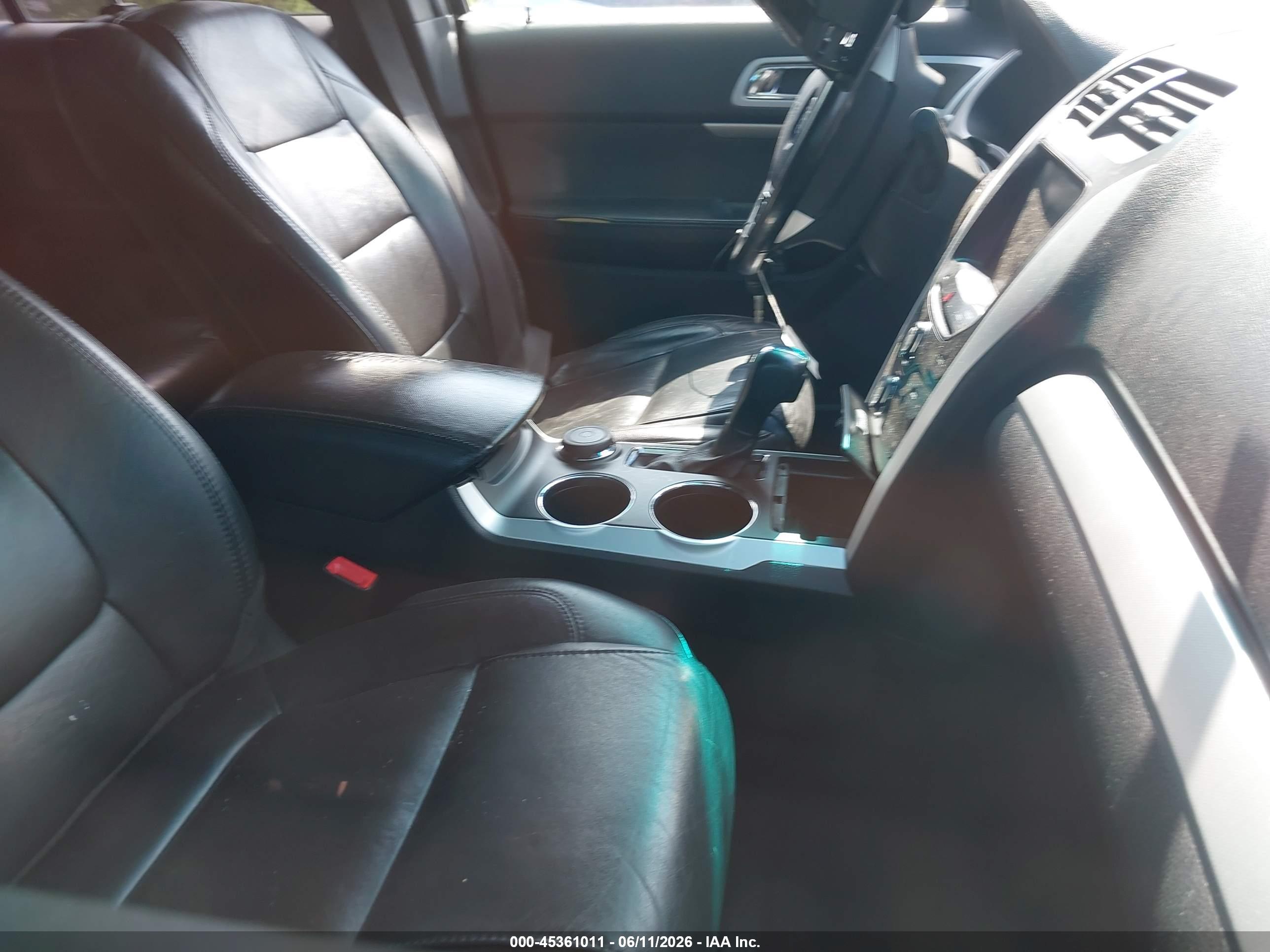 FORD EXPLORER image 5