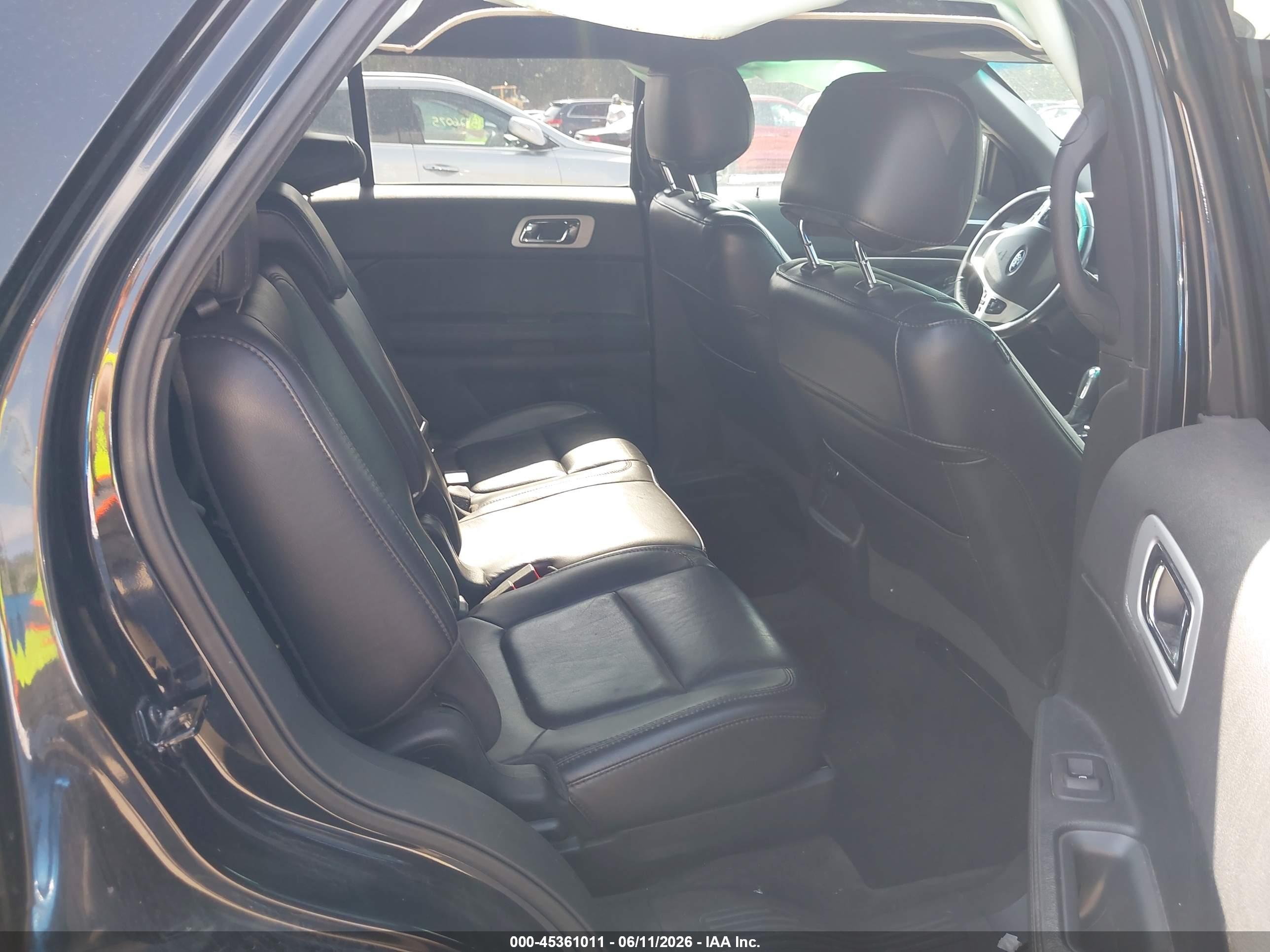 FORD EXPLORER image 8