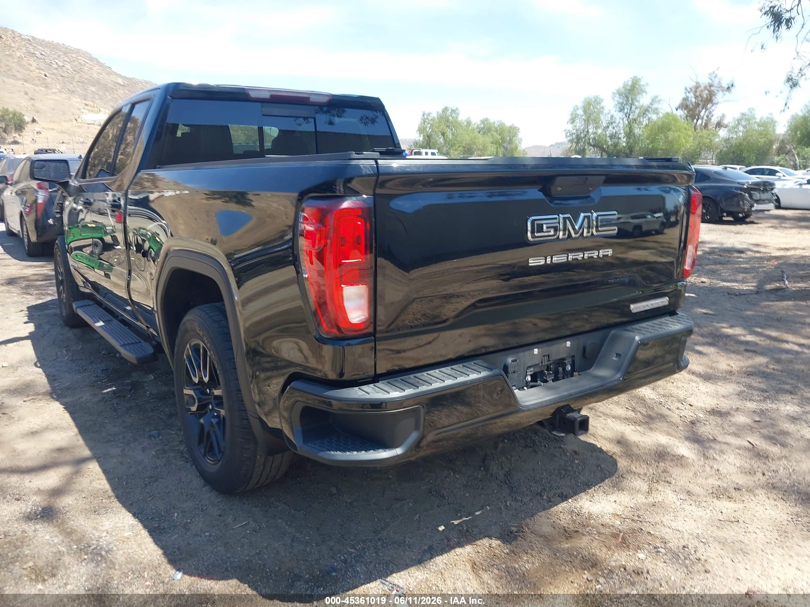 GMC SIERRA image 3