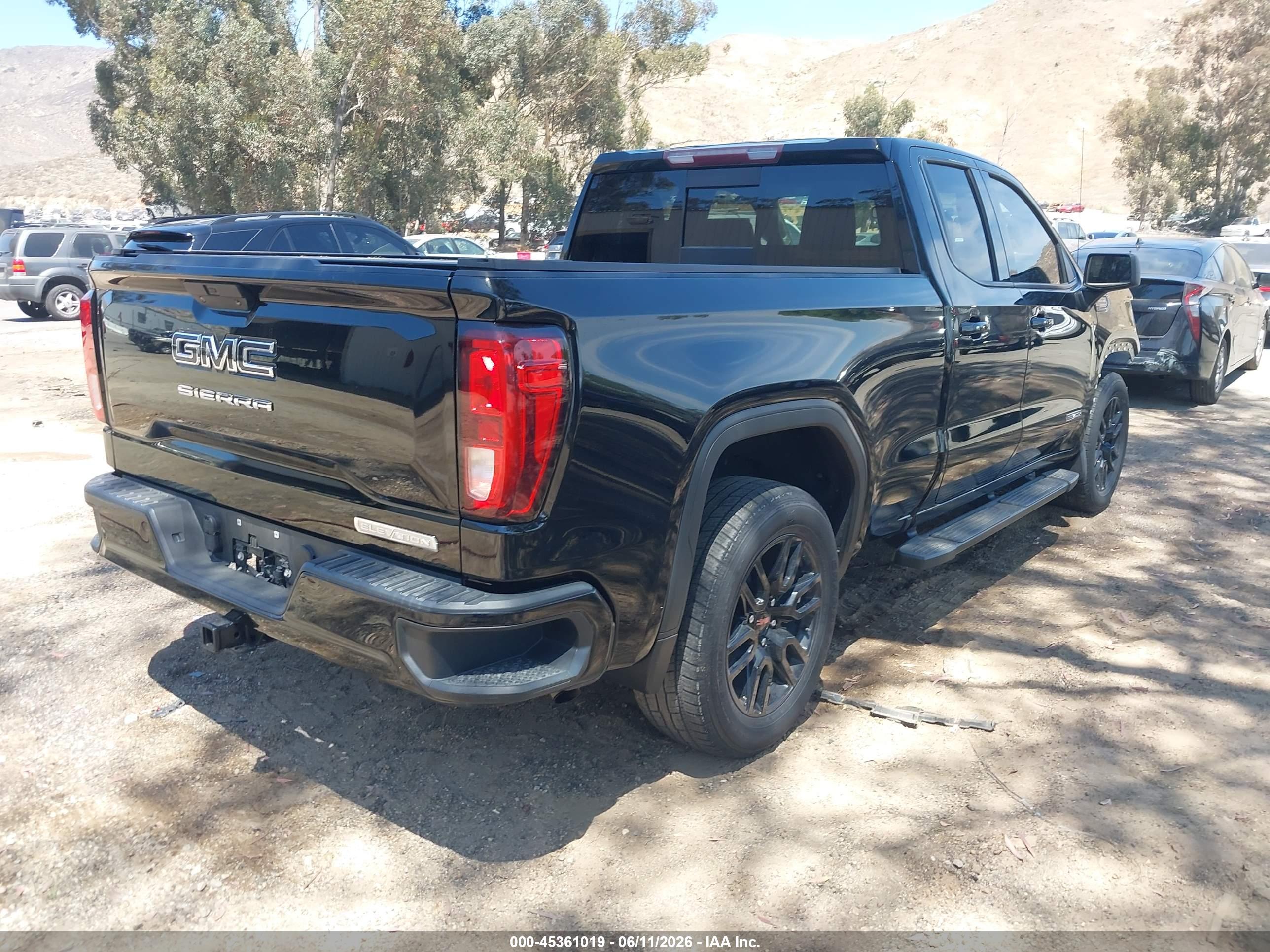 GMC SIERRA image 4