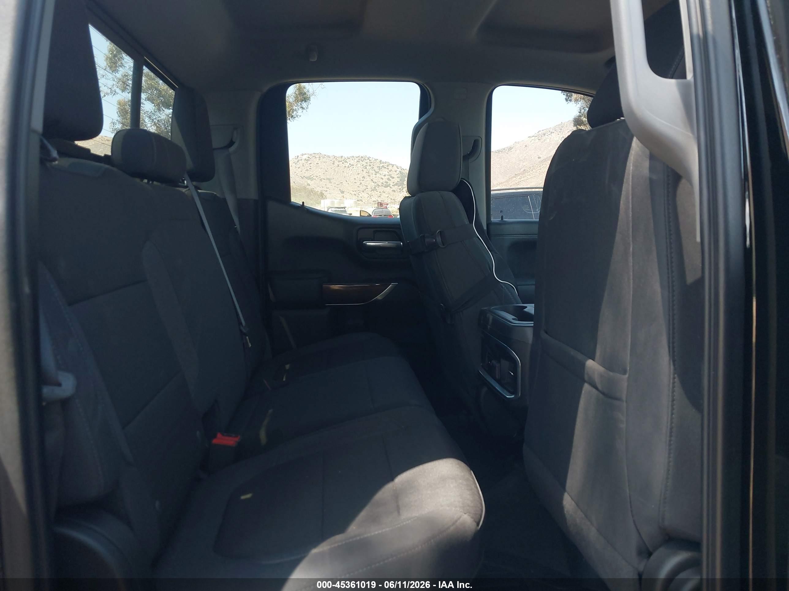 GMC SIERRA image 8
