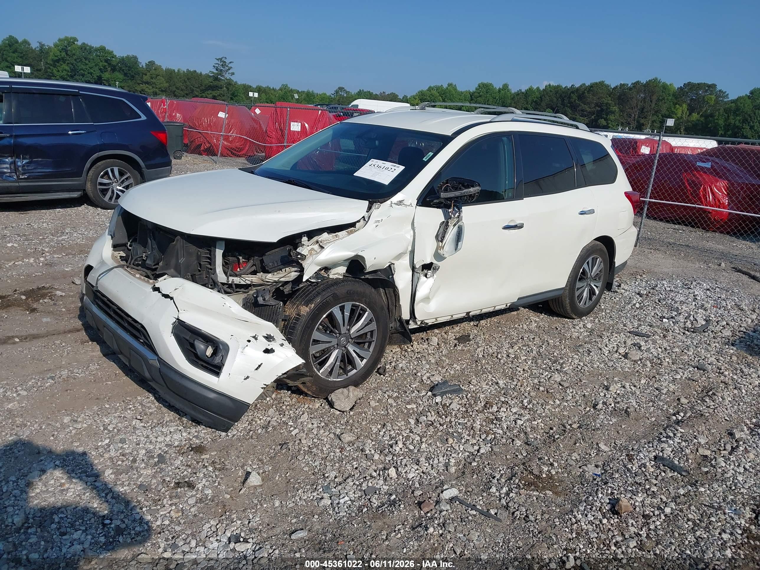 NISSAN PATHFINDER image 2