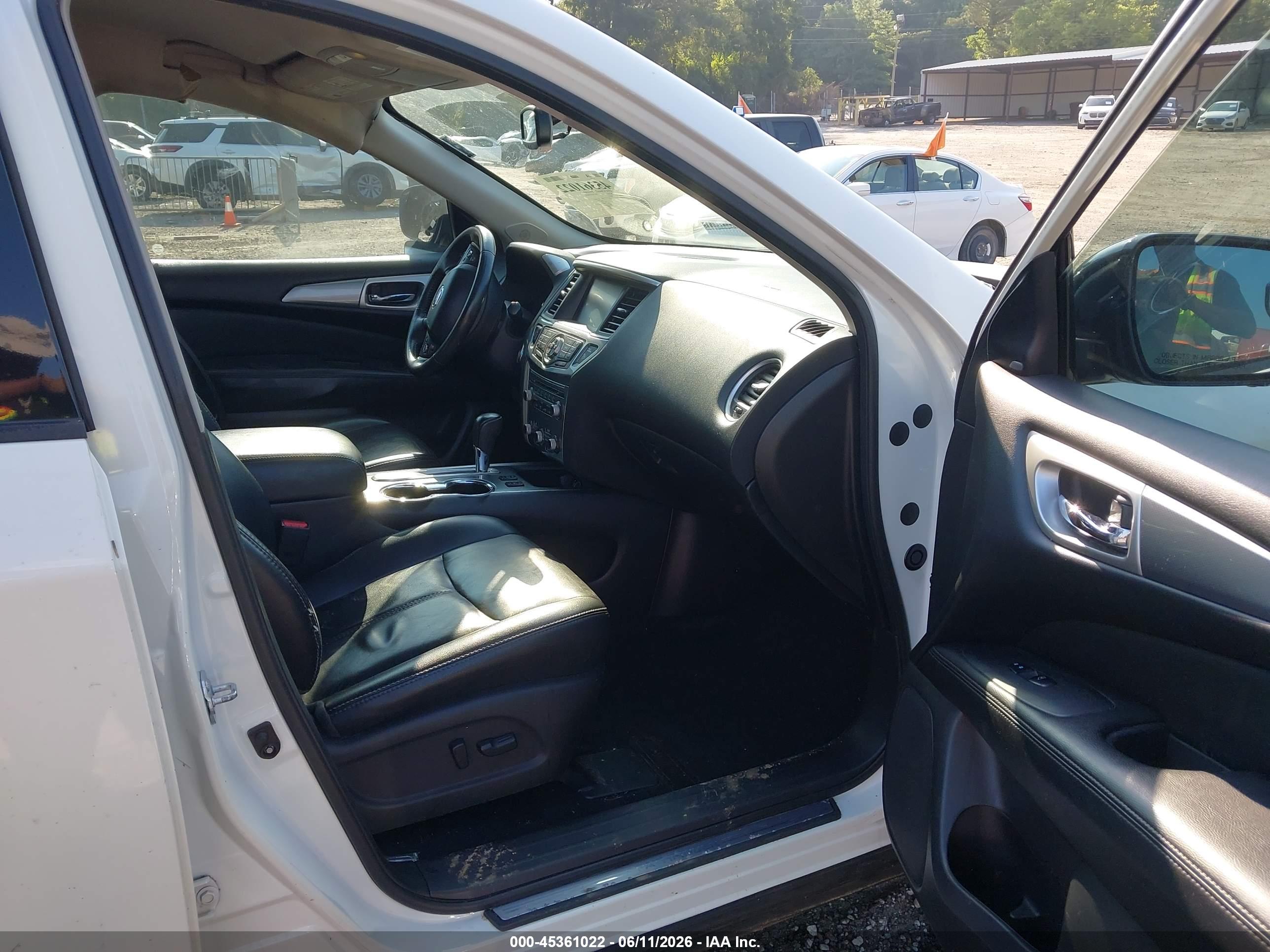 NISSAN PATHFINDER image 5