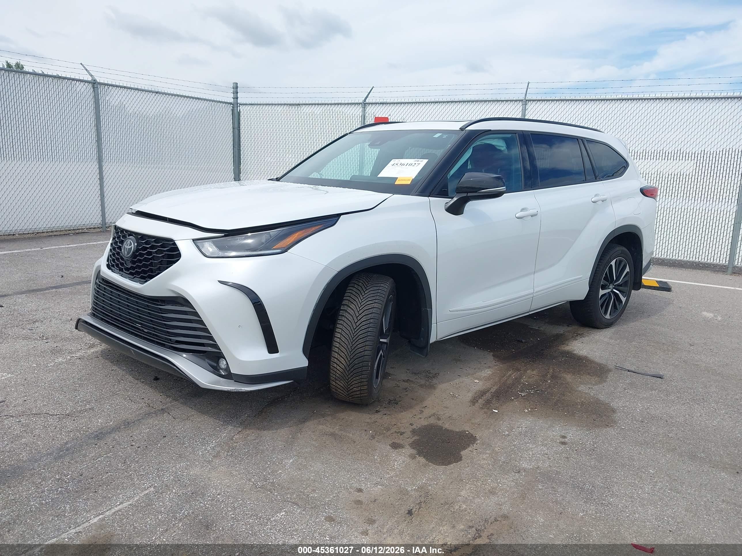 TOYOTA HIGHLANDER image 2