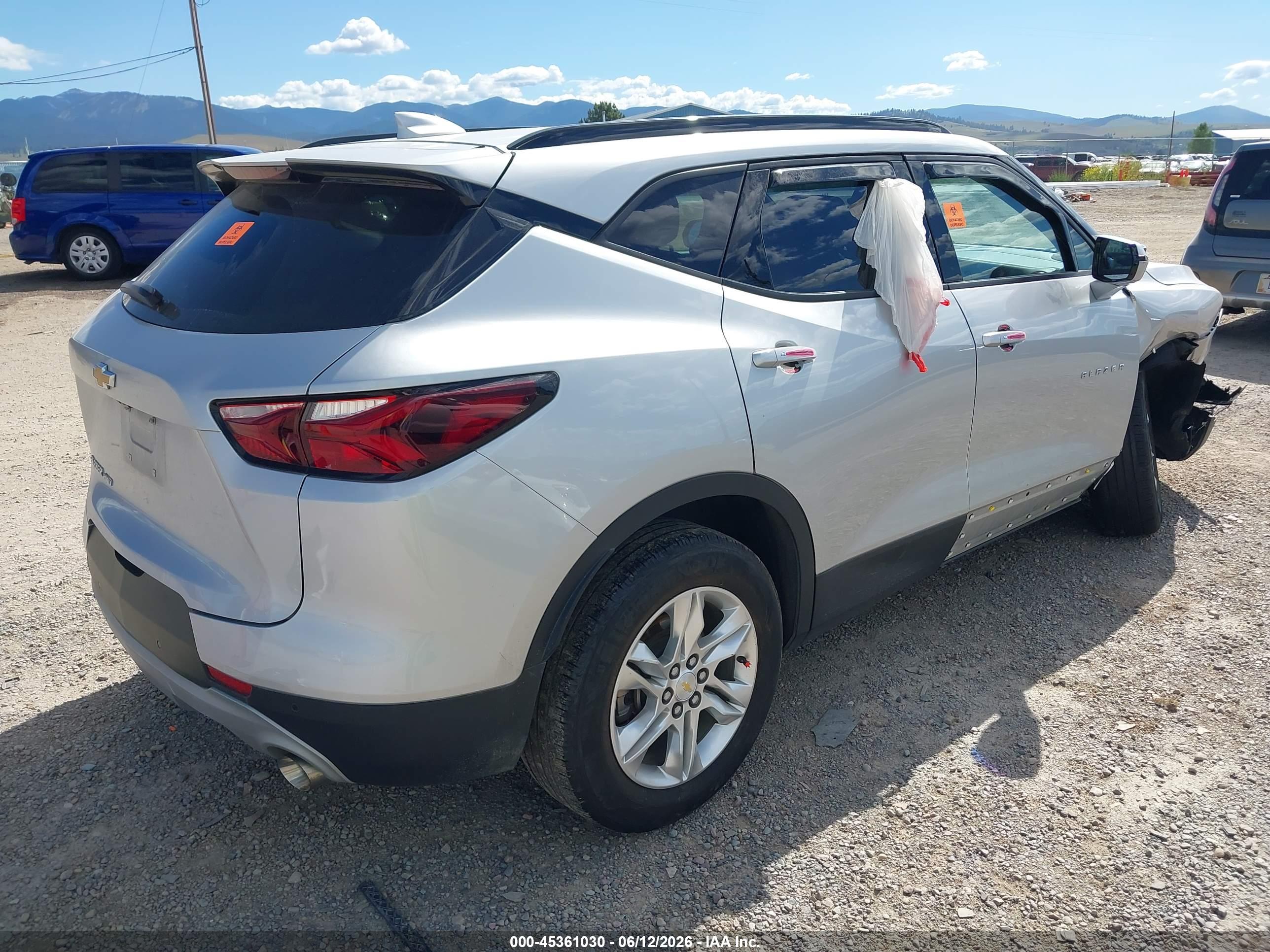 CHEVROLET BLAZER image 4