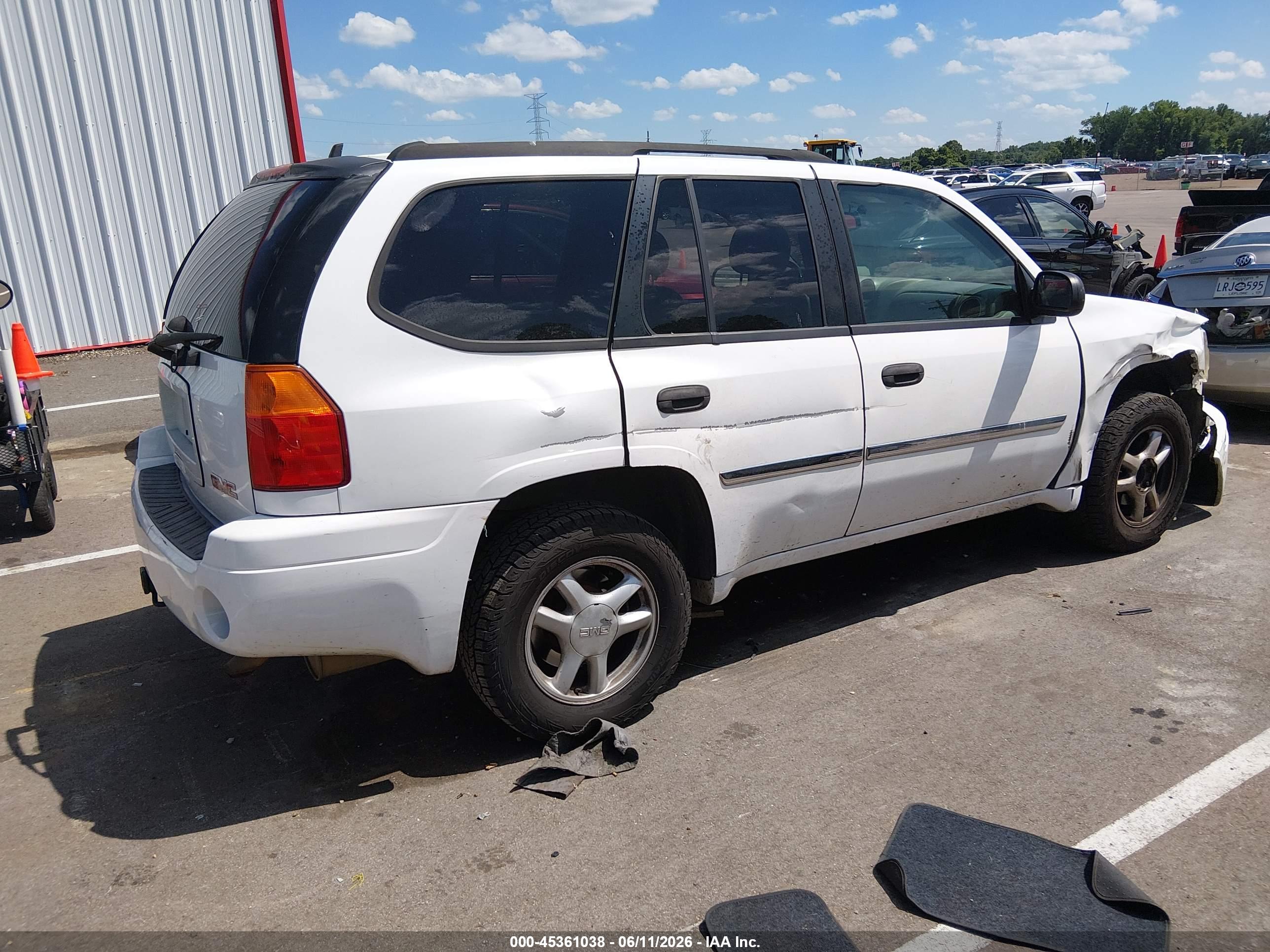 GMC ENVOY image 4