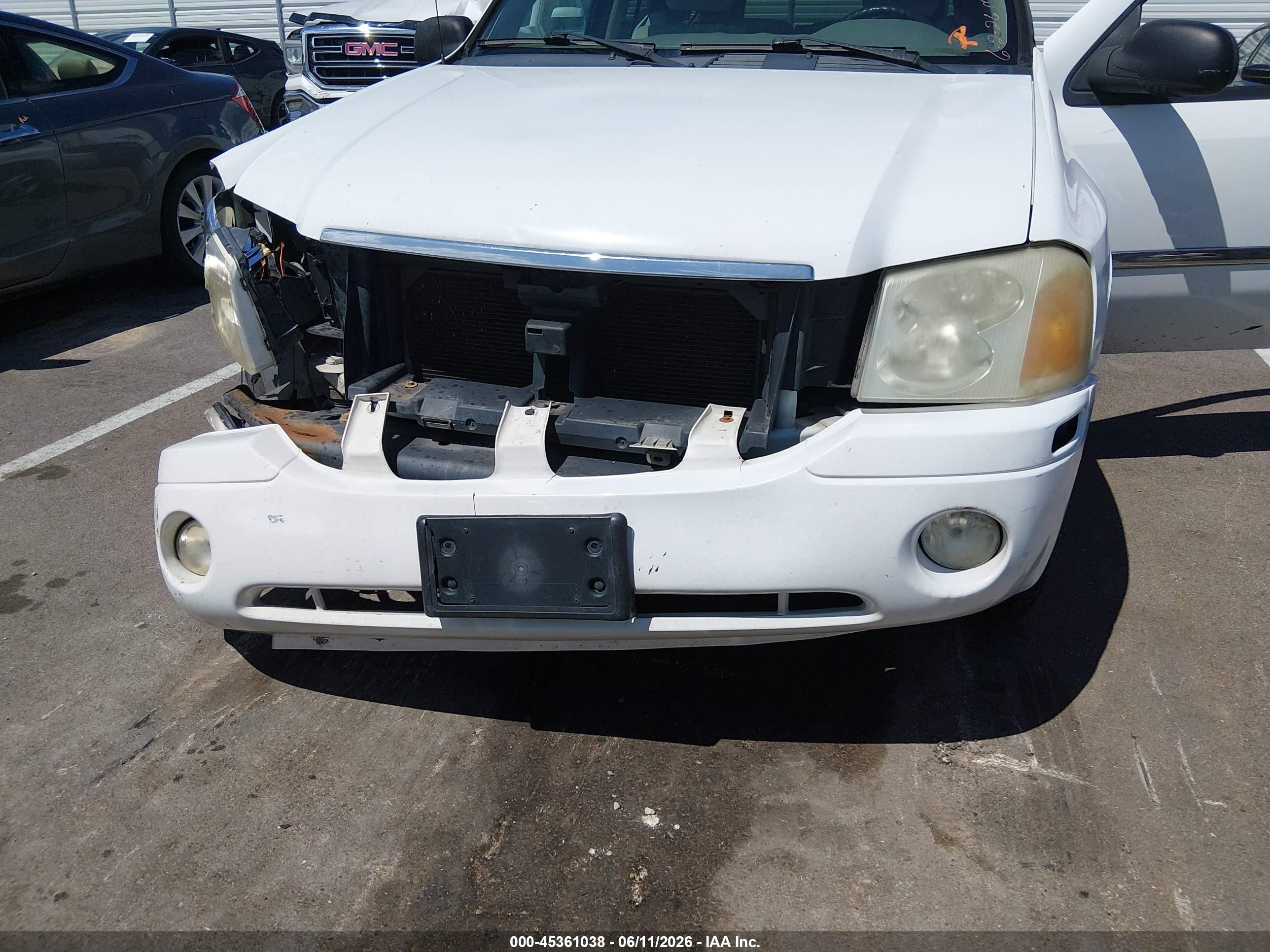 GMC ENVOY image 6