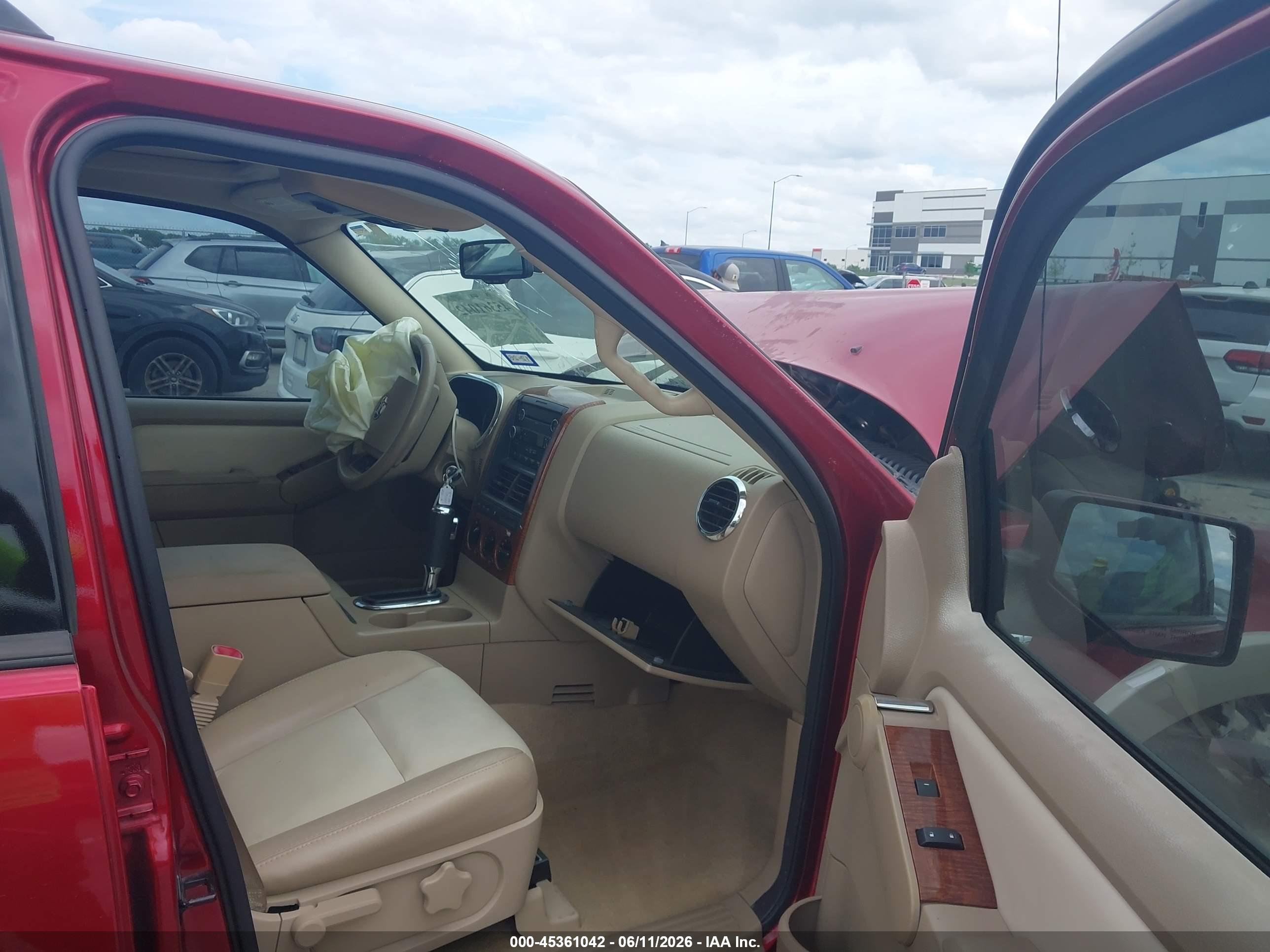 FORD EXPLORER image 5