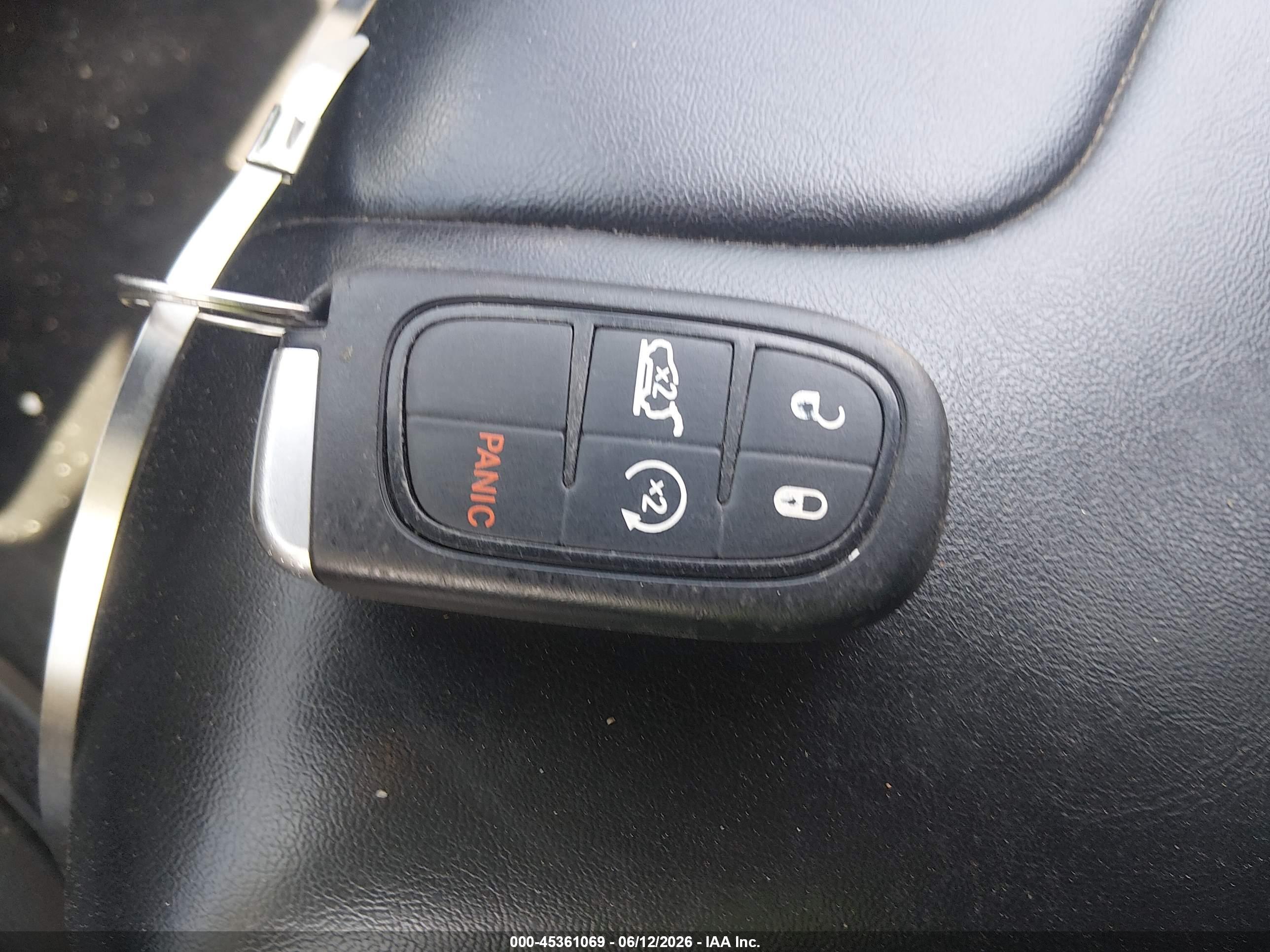 JEEP CHEROKEE image 11
