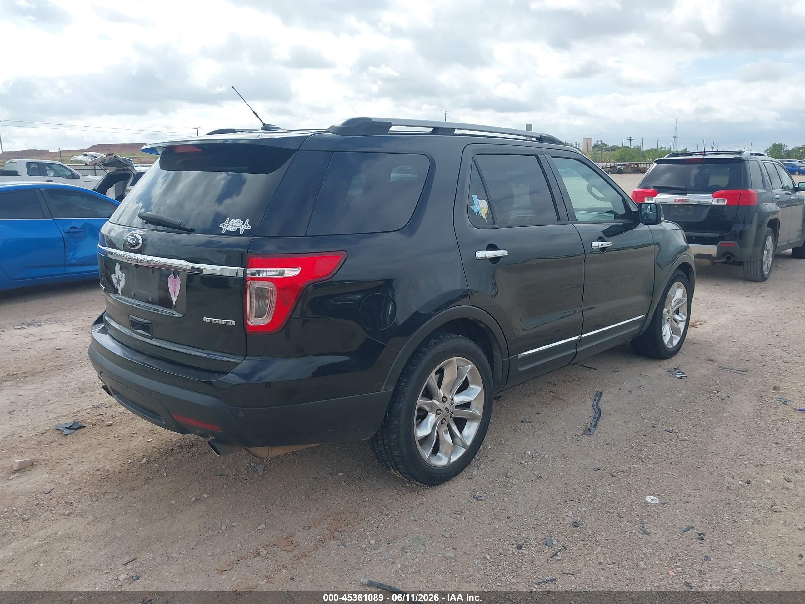 FORD EXPLORER image 4