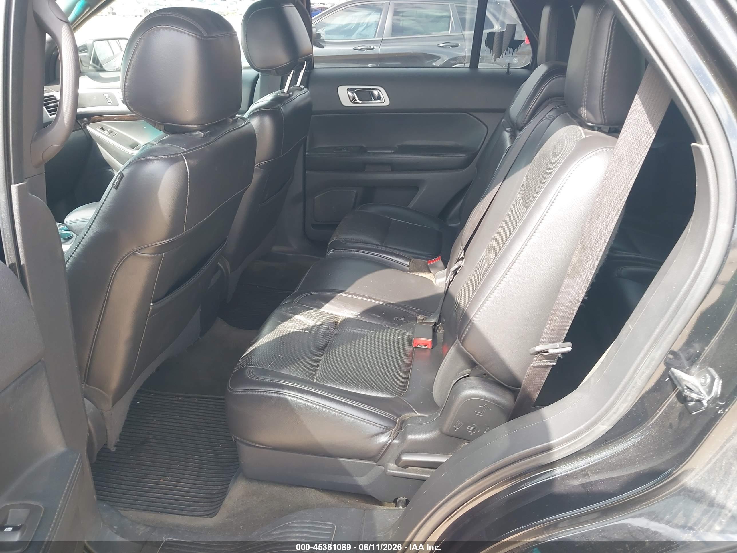 FORD EXPLORER image 8