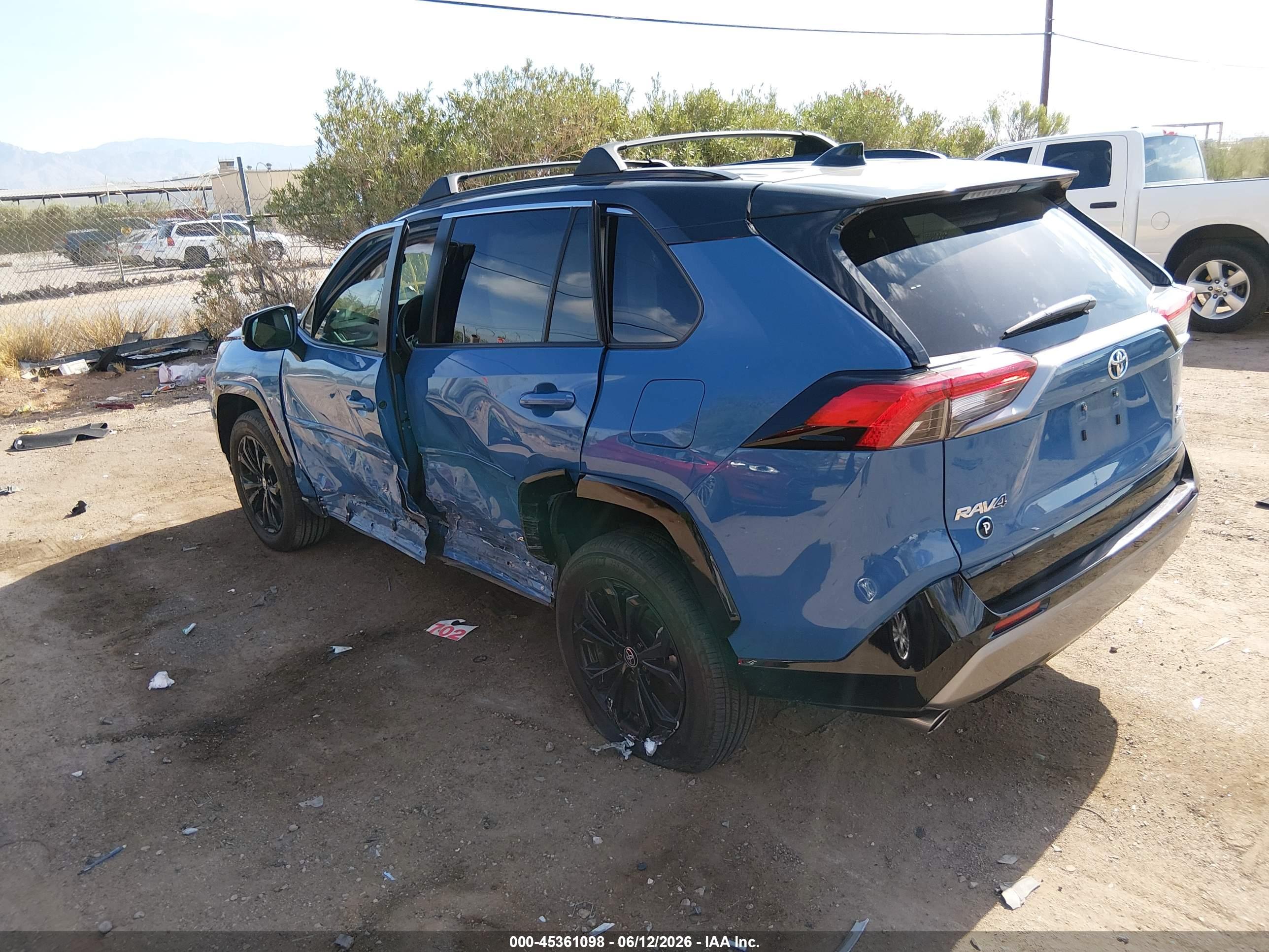 TOYOTA RAV4 image 3