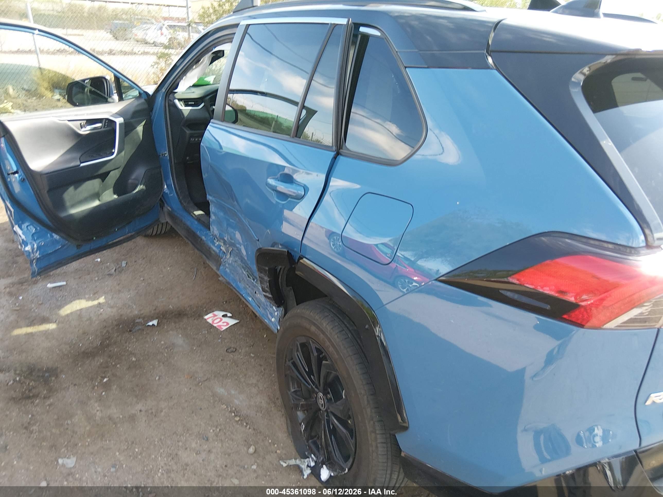 TOYOTA RAV4 image 6