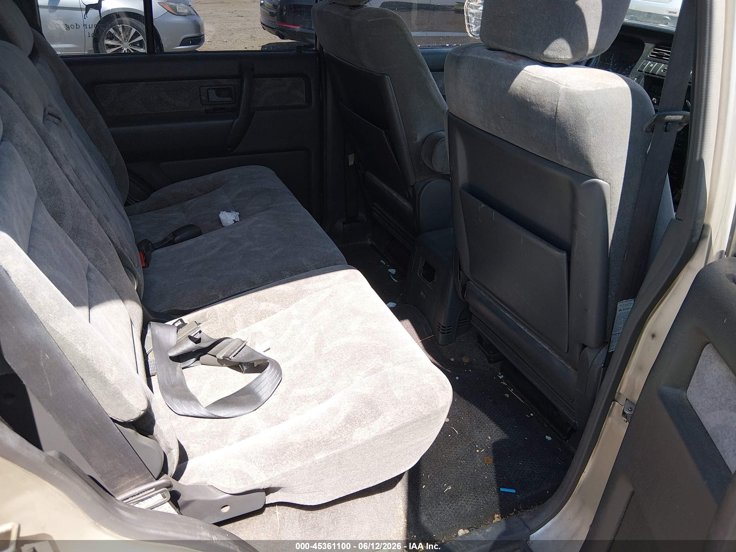 ISUZU TROOPER image 8