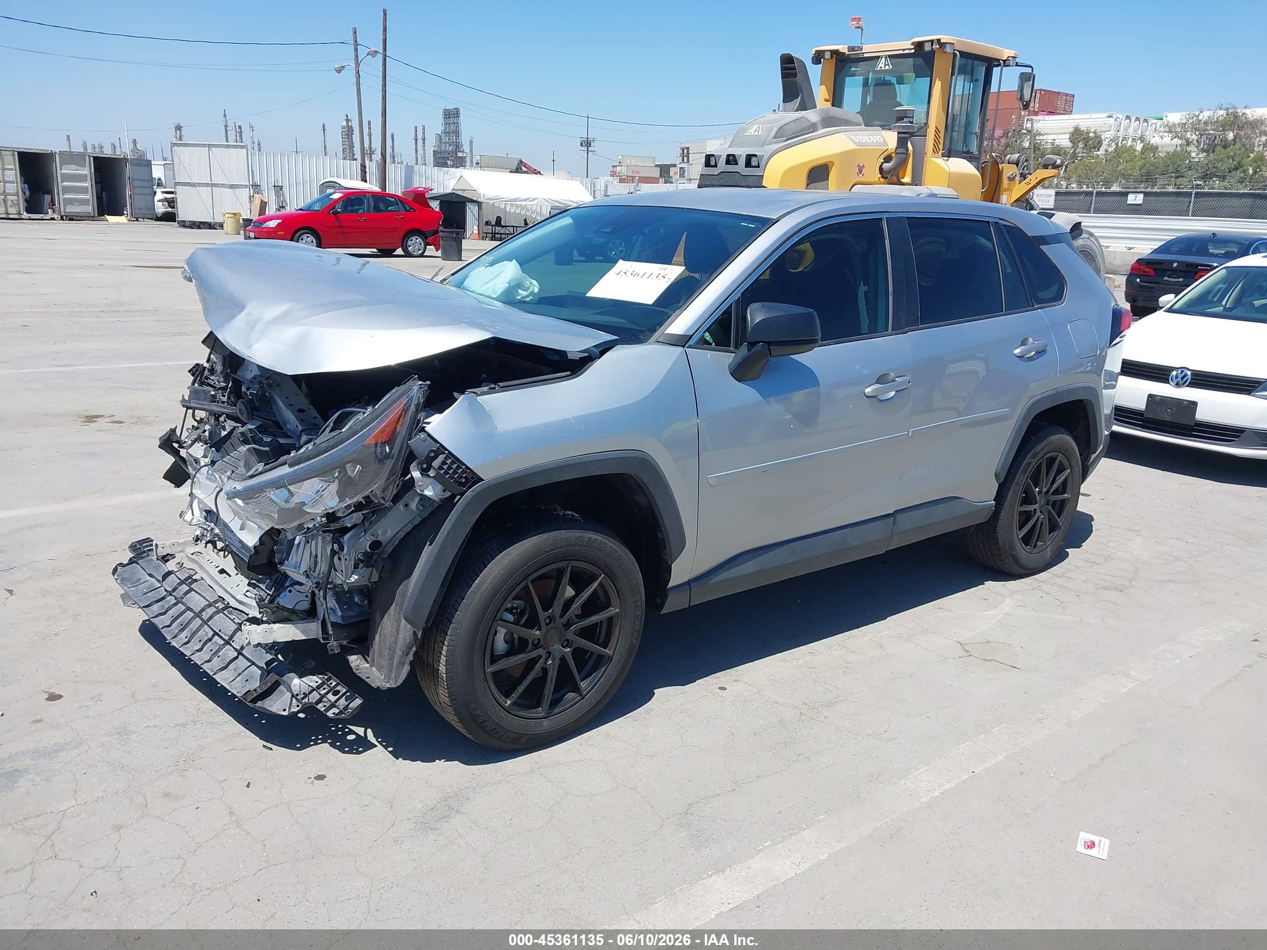 TOYOTA RAV4 image 2