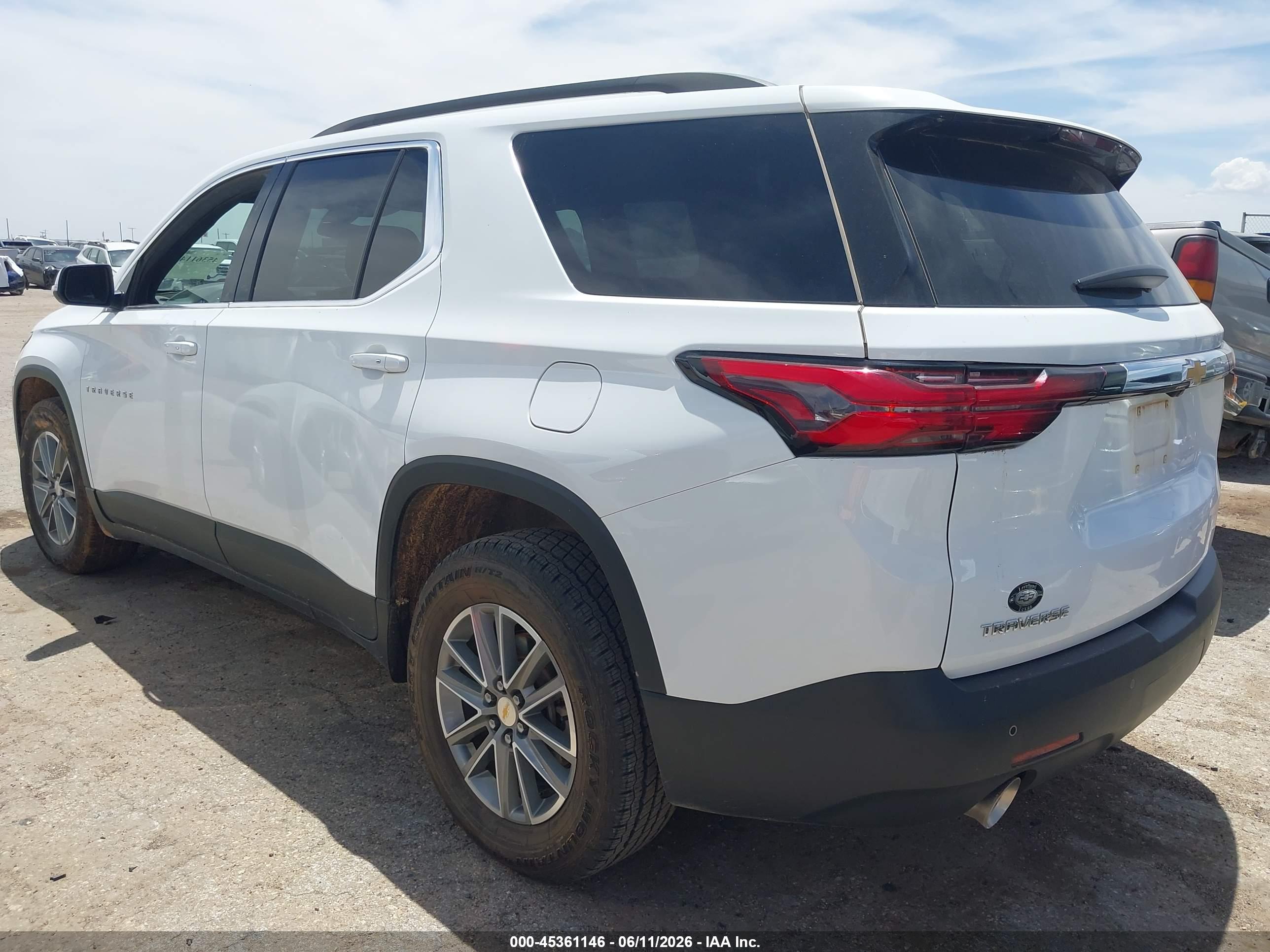 CHEVROLET TRAVERSE image 3