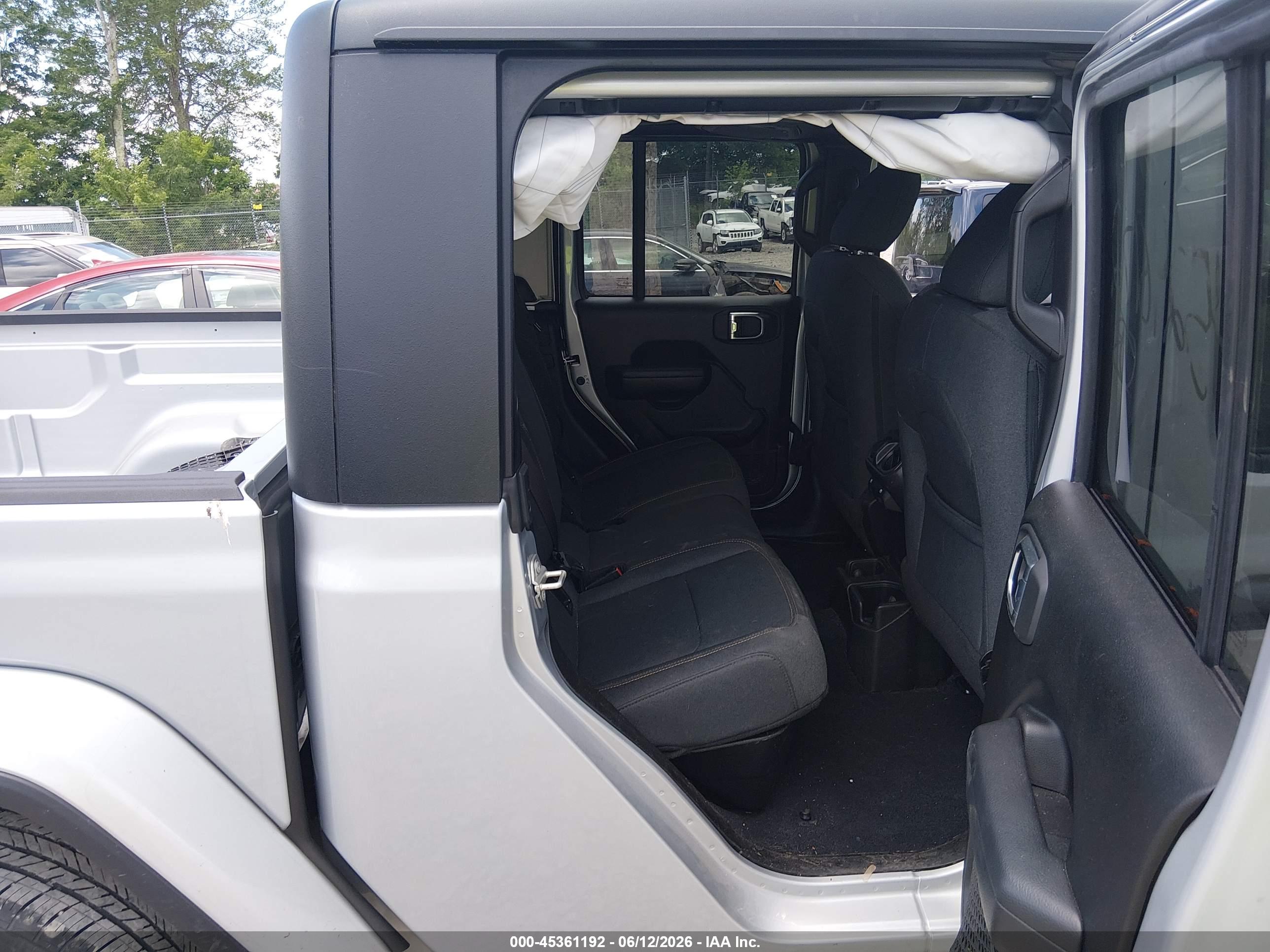 JEEP GLADIATOR image 8
