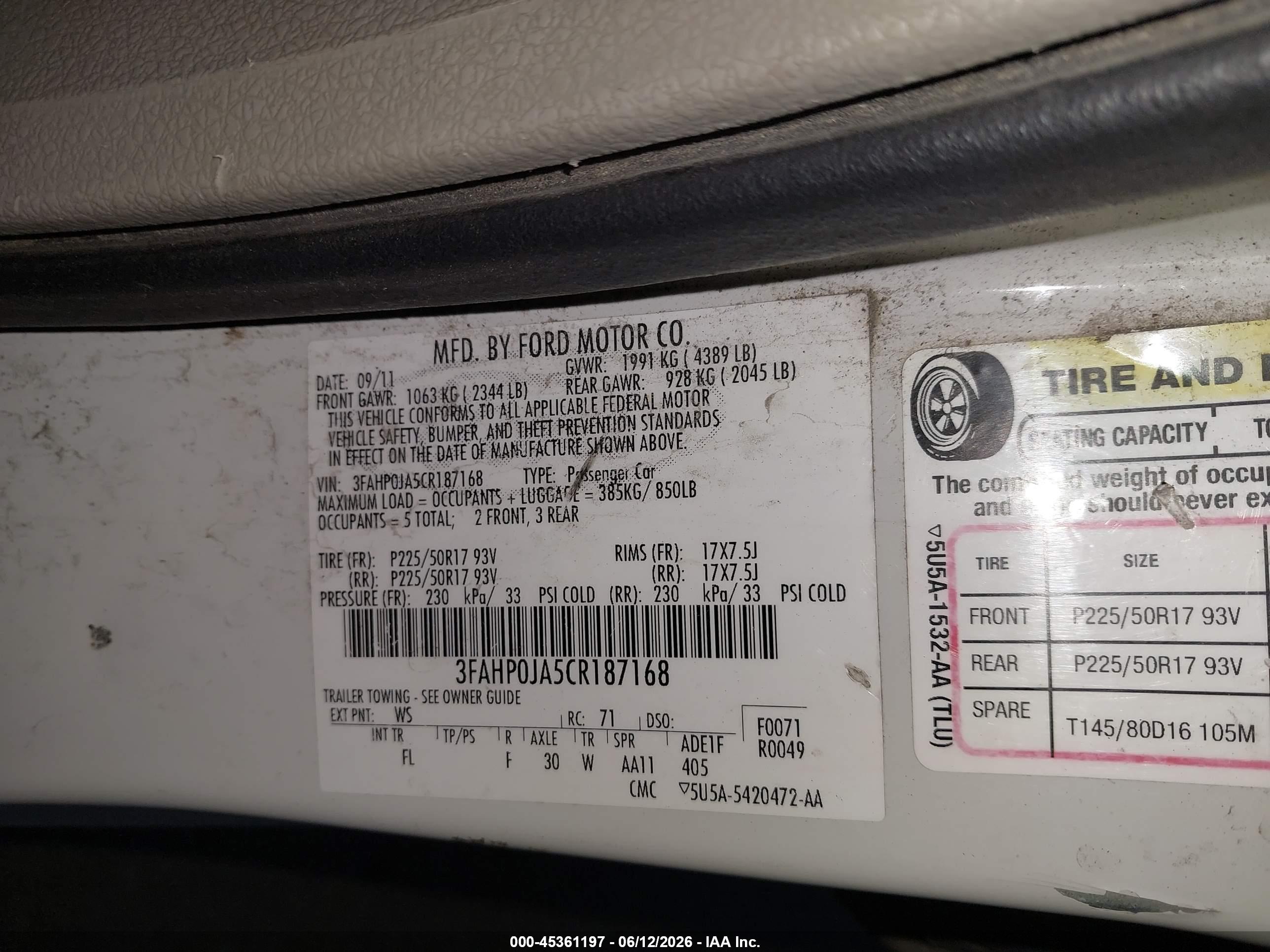 FORD FUSION image 9