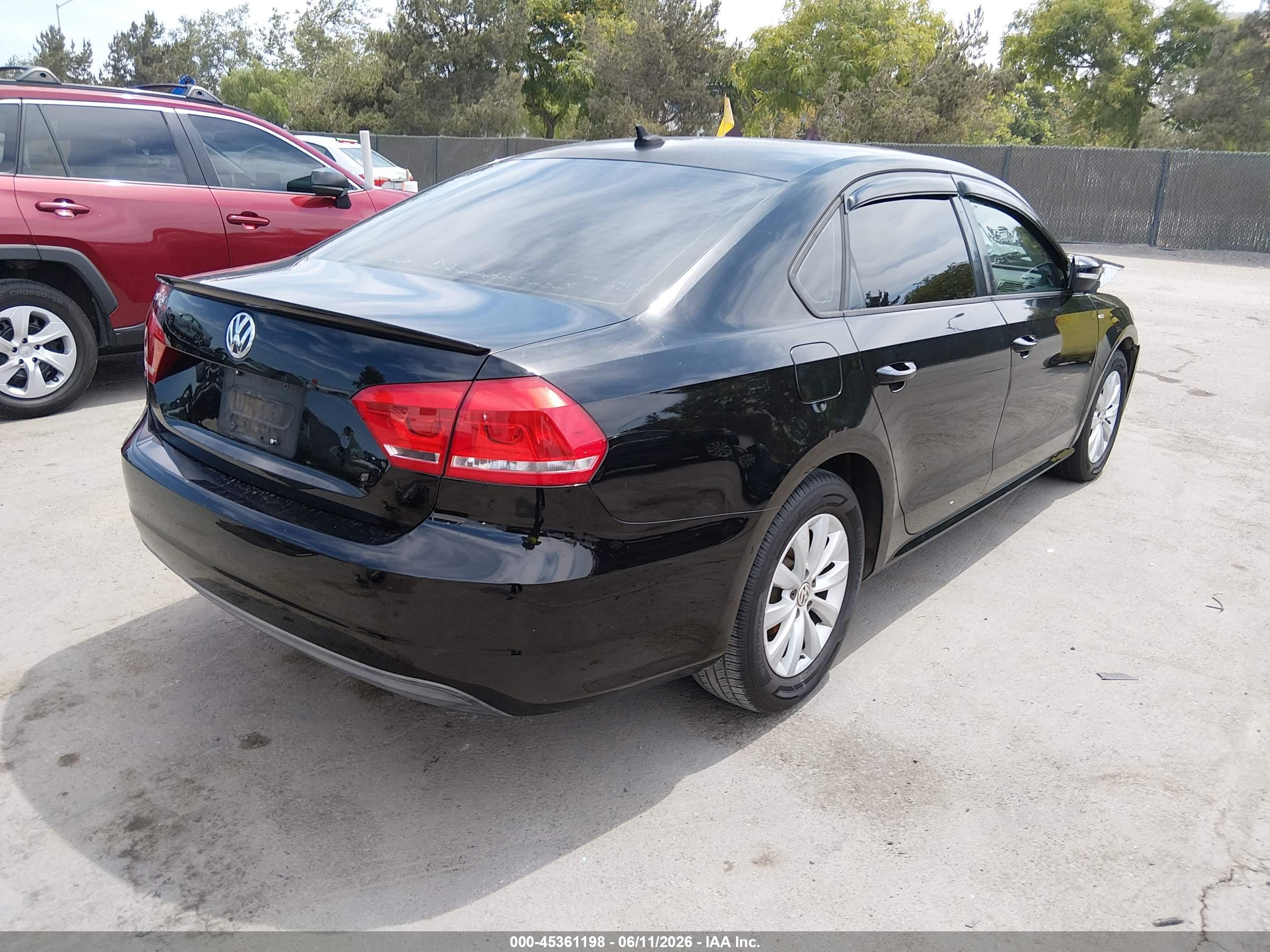 VOLKSWAGEN PASSAT image 4
