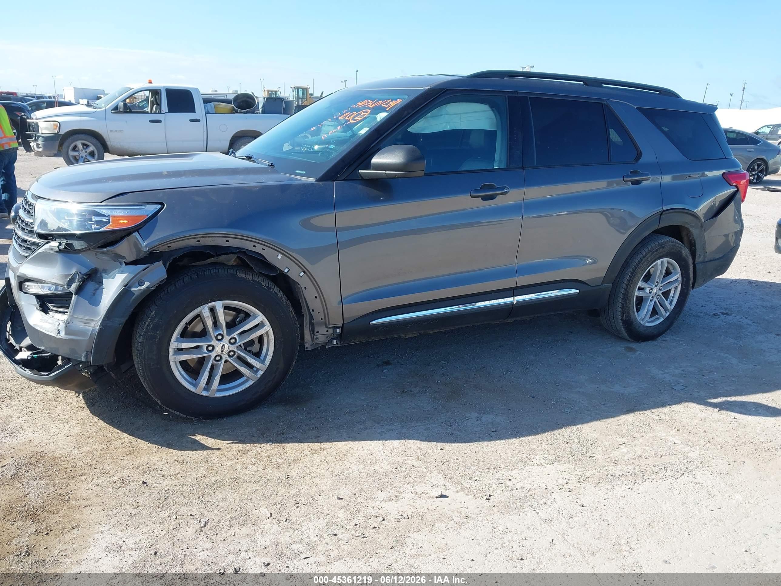 FORD EXPLORER image 2