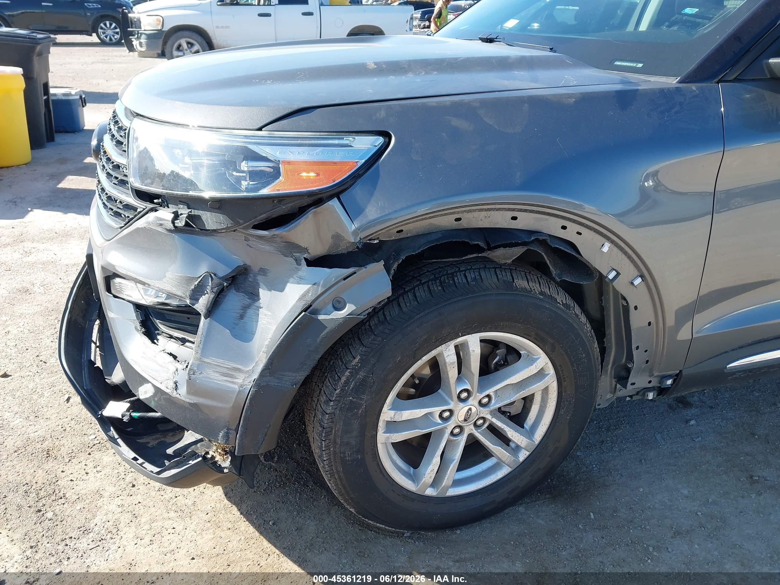 FORD EXPLORER image 6